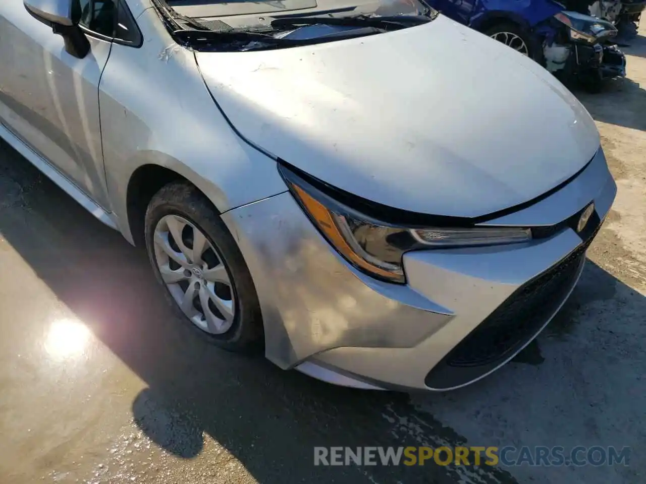 9 Photograph of a damaged car 5YFEPRAE0LP029492 TOYOTA COROLLA 2020