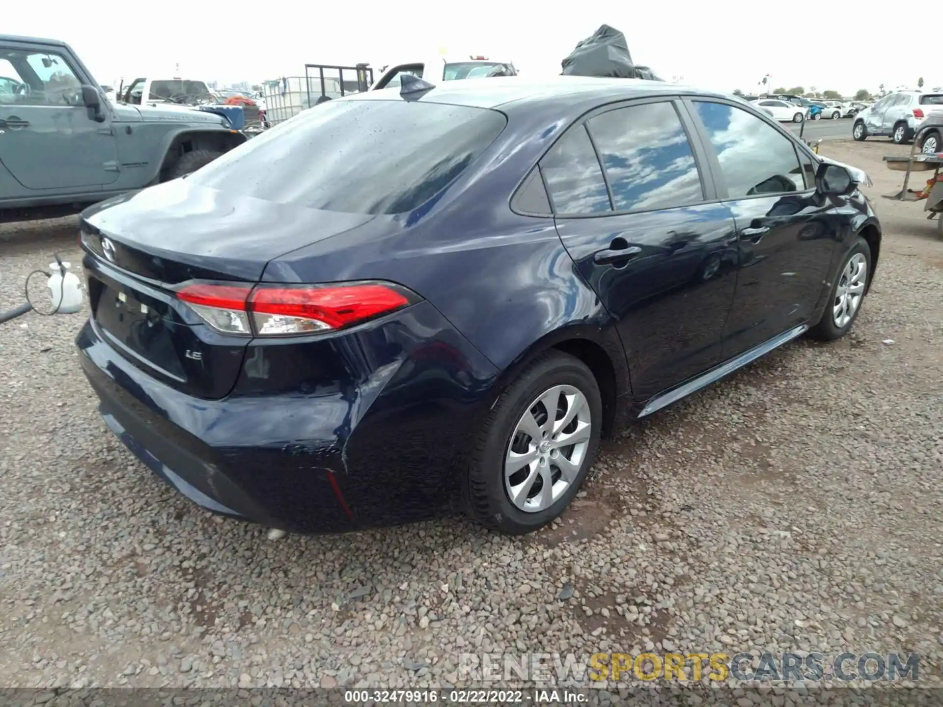 4 Photograph of a damaged car 5YFEPRAE0LP031503 TOYOTA COROLLA 2020