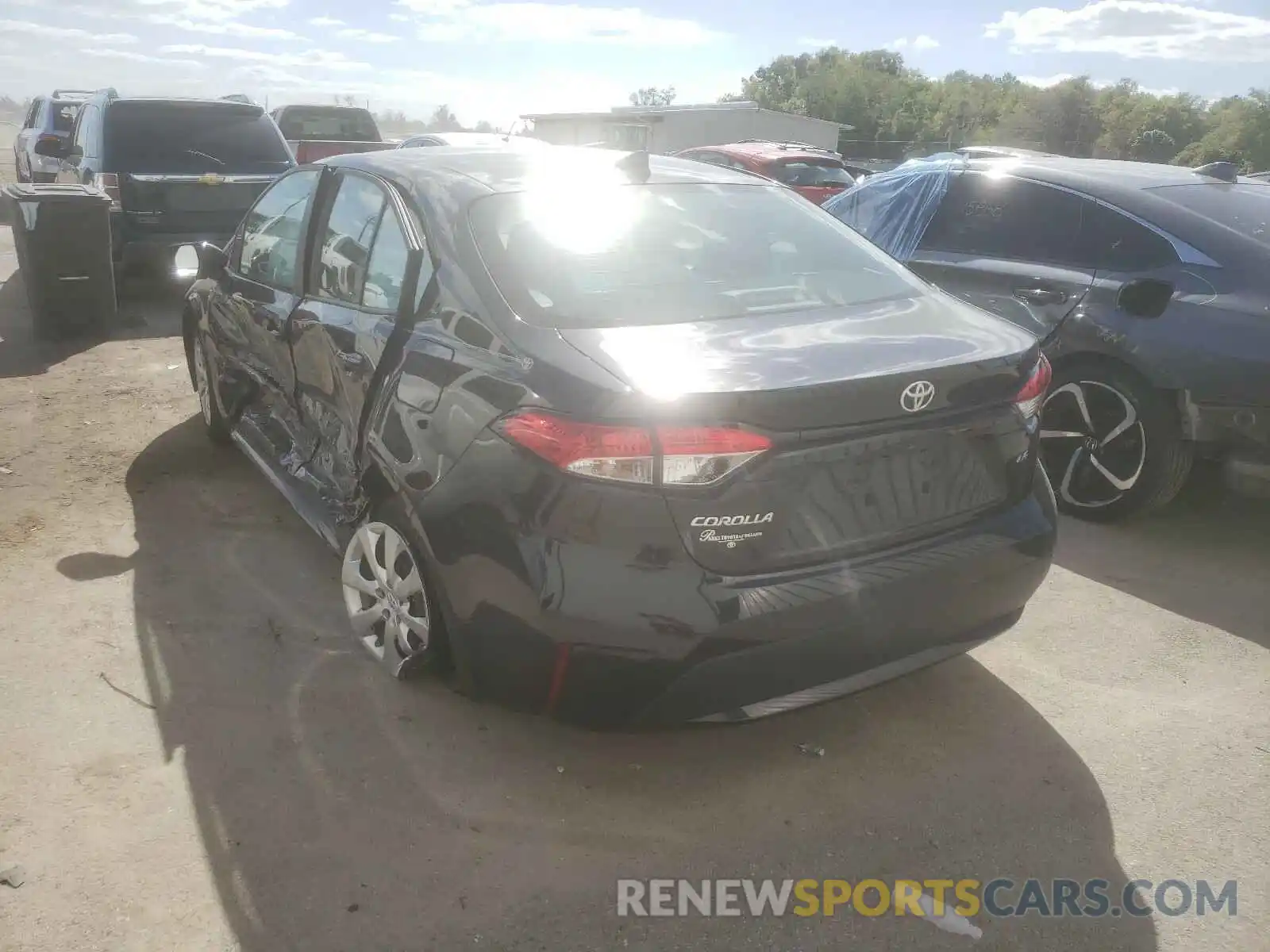 3 Photograph of a damaged car 5YFEPRAE0LP032330 TOYOTA COROLLA 2020