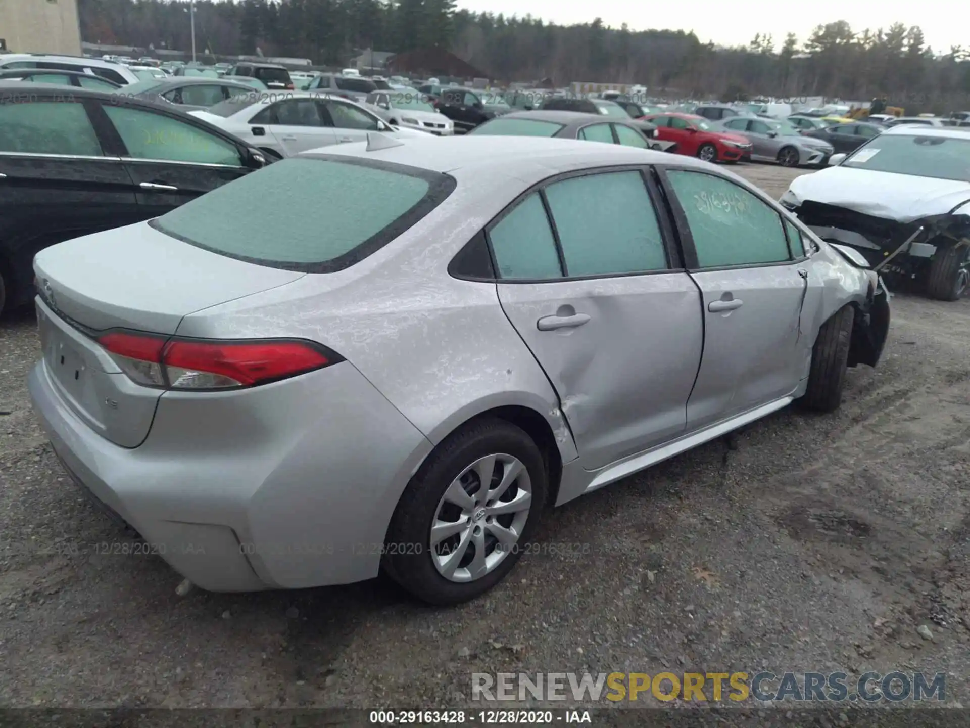 4 Photograph of a damaged car 5YFEPRAE0LP033123 TOYOTA COROLLA 2020