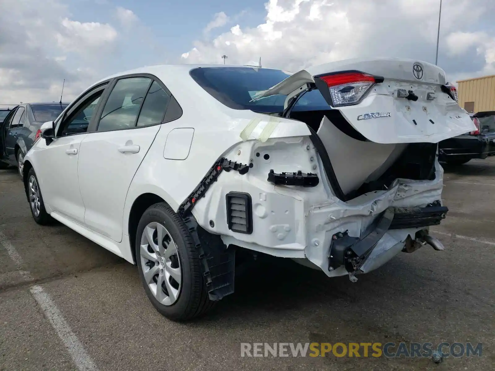 3 Photograph of a damaged car 5YFEPRAE0LP034630 TOYOTA COROLLA 2020