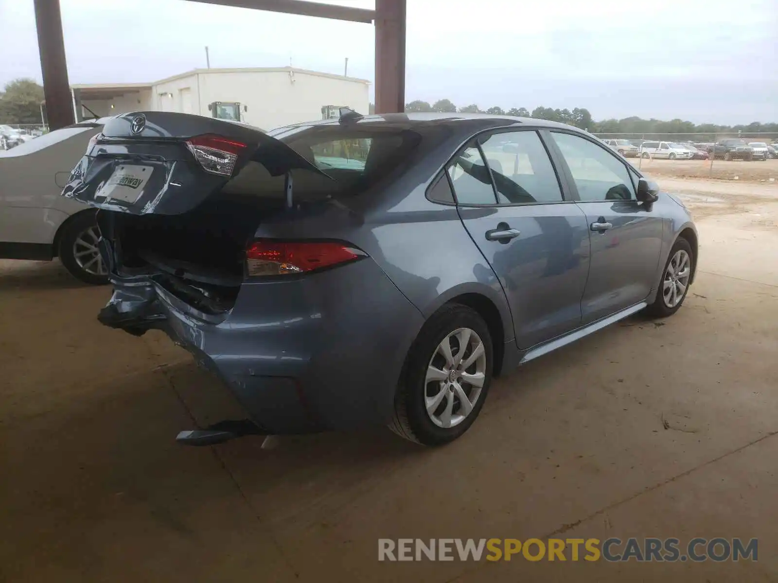 4 Photograph of a damaged car 5YFEPRAE0LP037351 TOYOTA COROLLA 2020