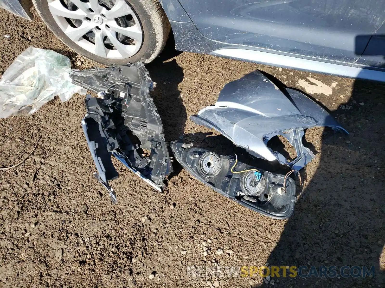 9 Photograph of a damaged car 5YFEPRAE0LP038368 TOYOTA COROLLA 2020