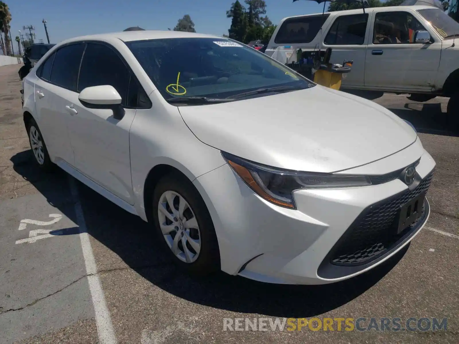 1 Photograph of a damaged car 5YFEPRAE0LP040556 TOYOTA COROLLA 2020