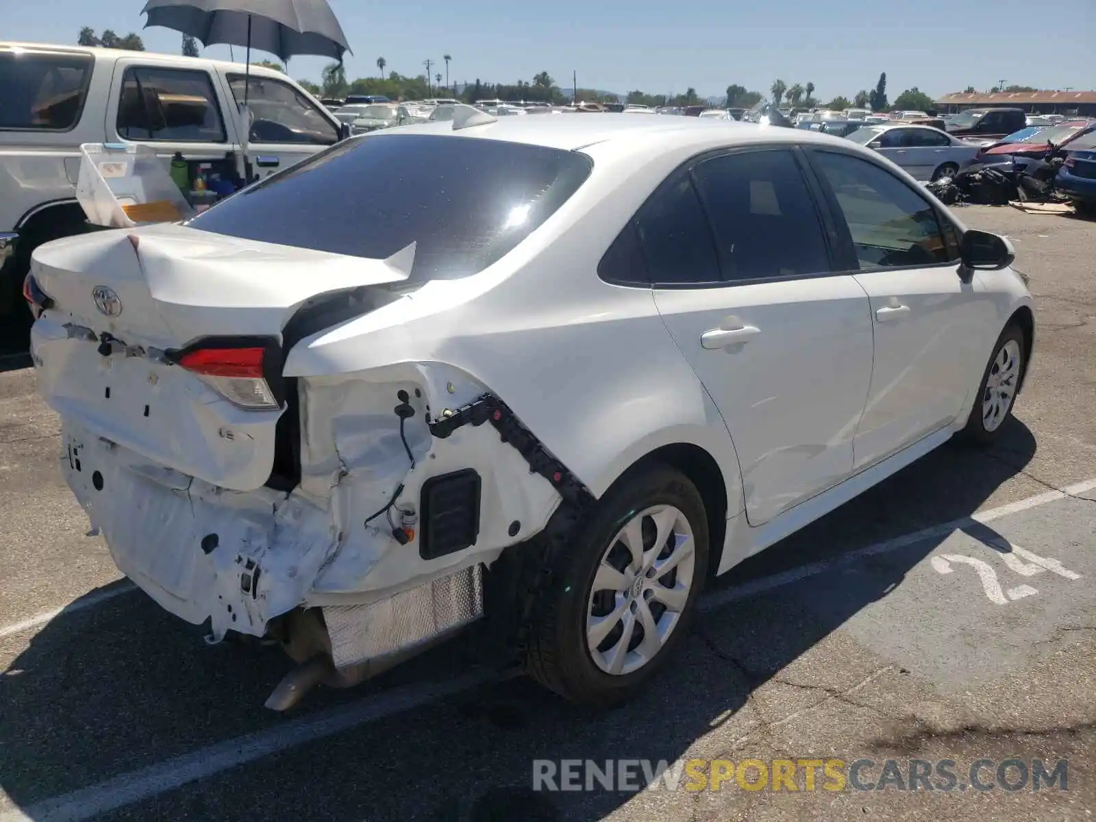 4 Photograph of a damaged car 5YFEPRAE0LP040556 TOYOTA COROLLA 2020