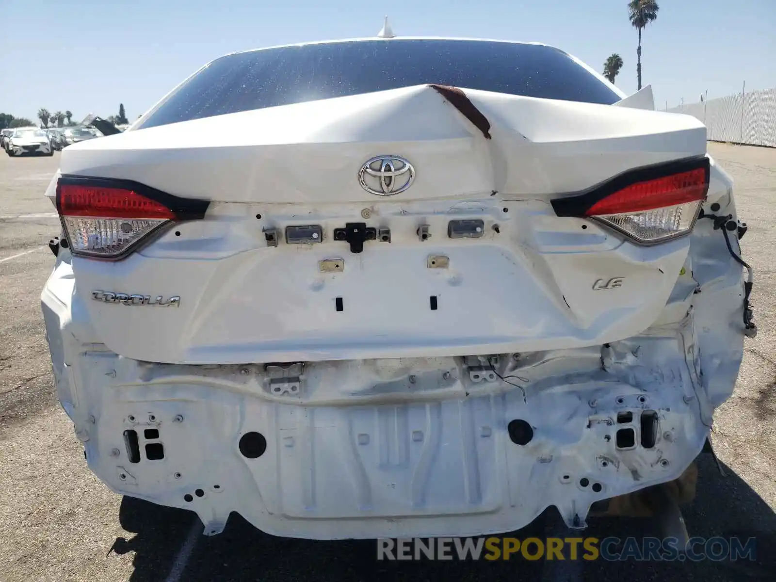 9 Photograph of a damaged car 5YFEPRAE0LP040556 TOYOTA COROLLA 2020