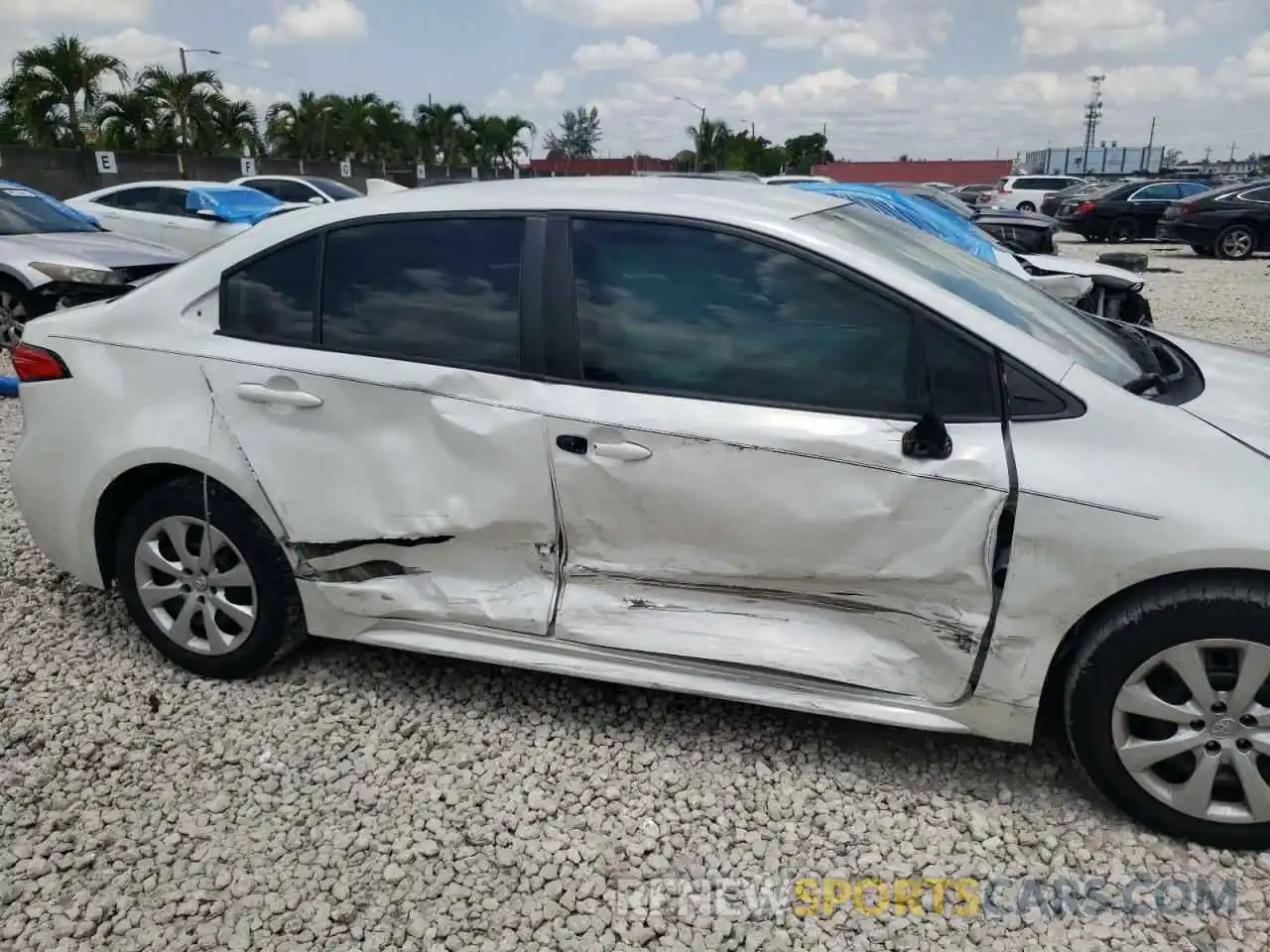 9 Photograph of a damaged car 5YFEPRAE0LP040881 TOYOTA COROLLA 2020