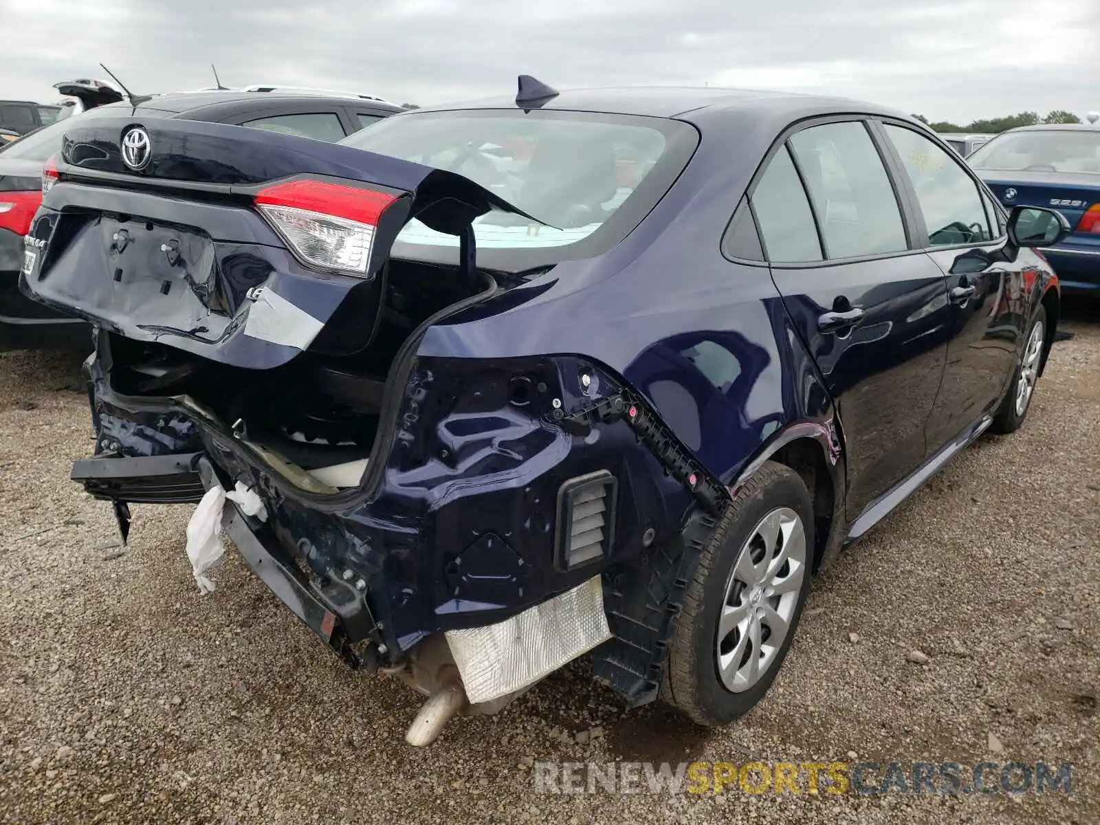 4 Photograph of a damaged car 5YFEPRAE0LP040959 TOYOTA COROLLA 2020