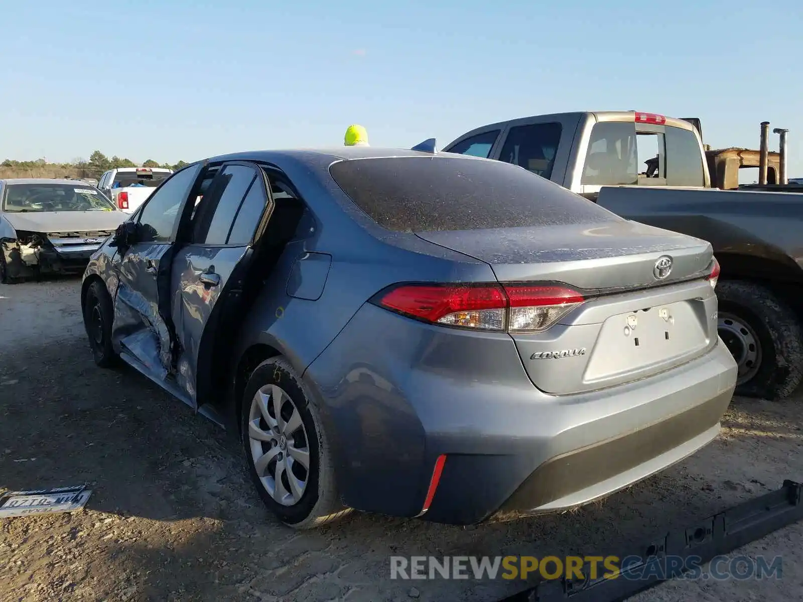 3 Photograph of a damaged car 5YFEPRAE0LP043358 TOYOTA COROLLA 2020