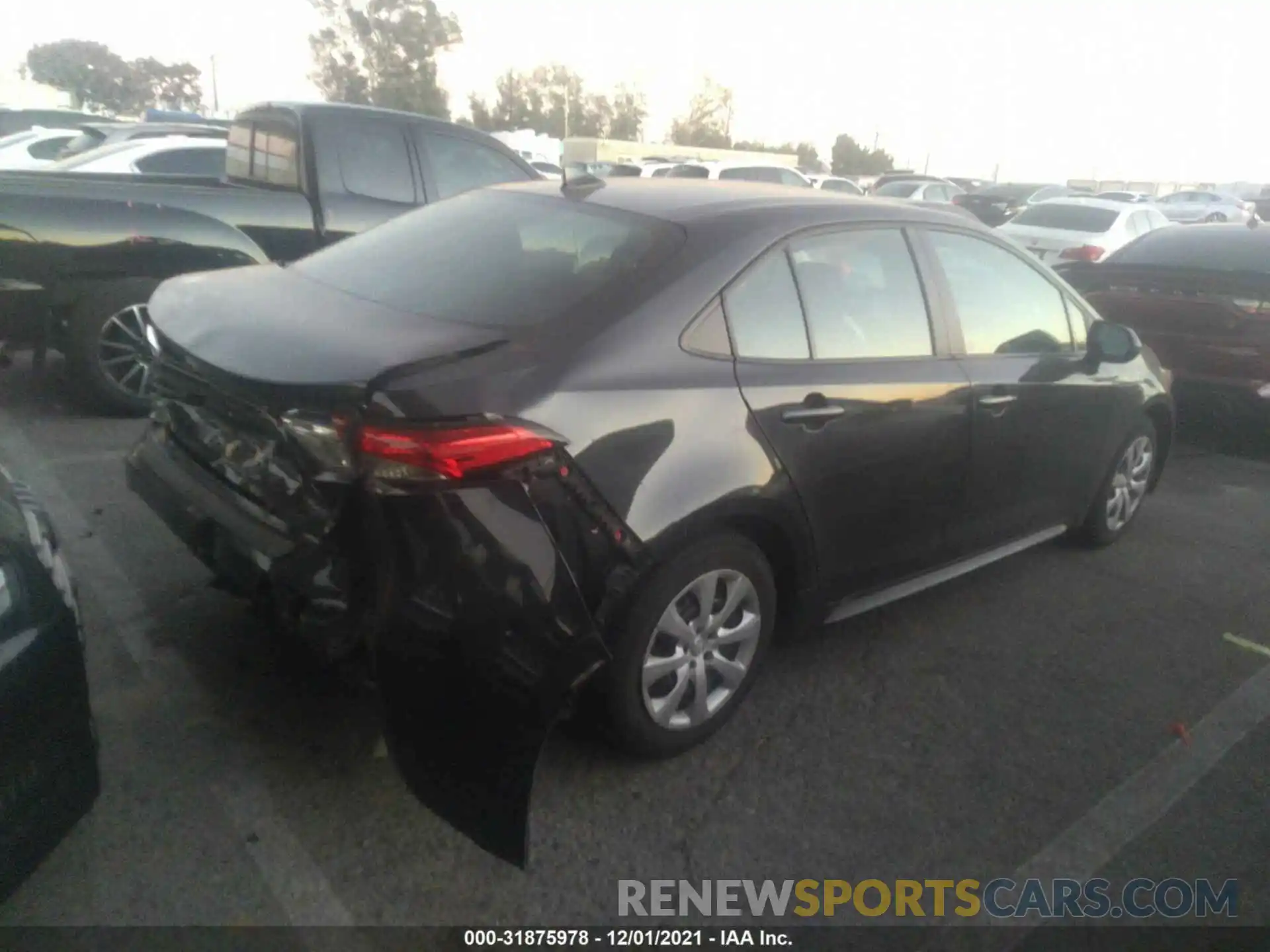 4 Photograph of a damaged car 5YFEPRAE0LP044574 TOYOTA COROLLA 2020