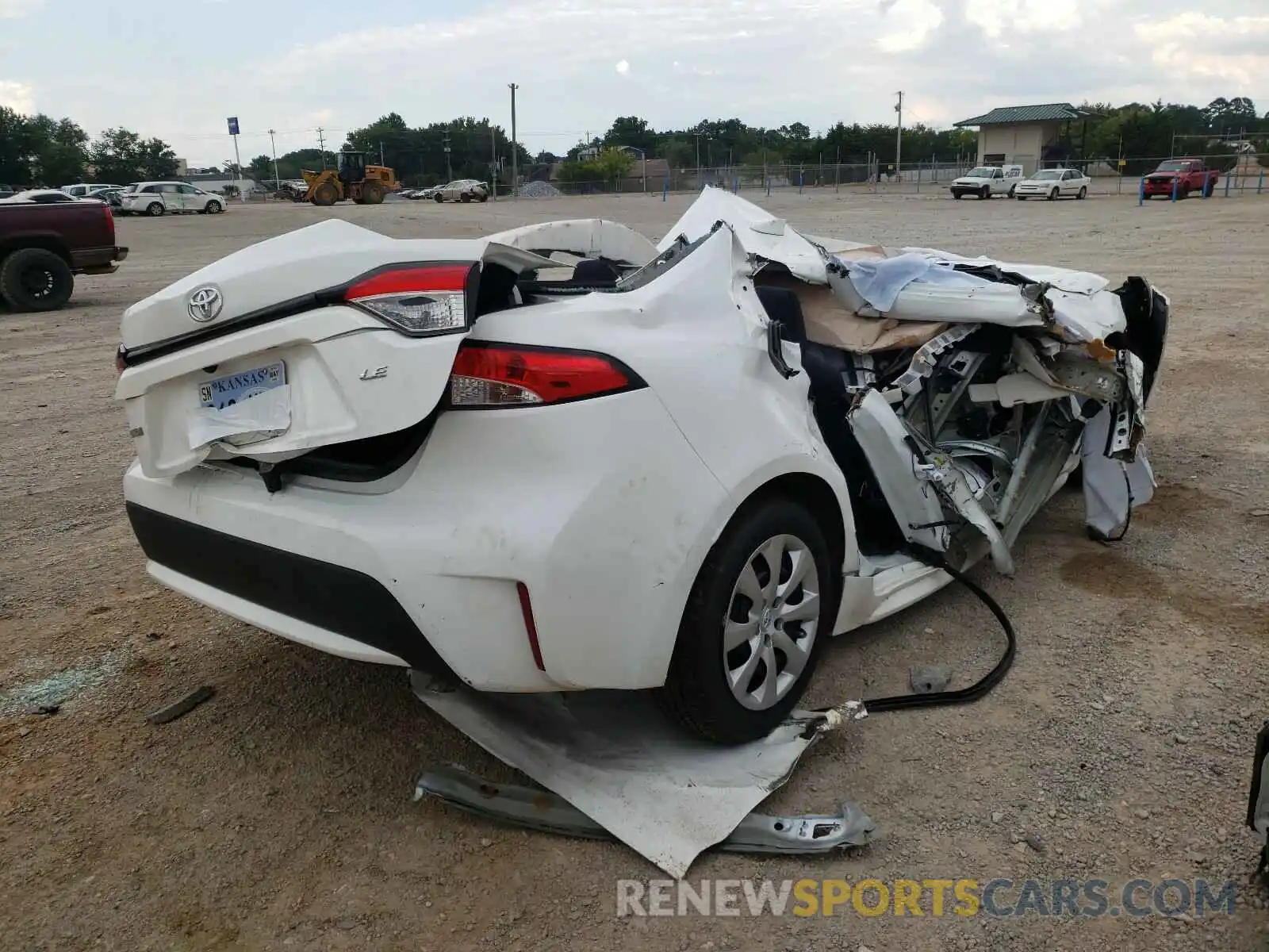 4 Photograph of a damaged car 5YFEPRAE0LP046065 TOYOTA COROLLA 2020