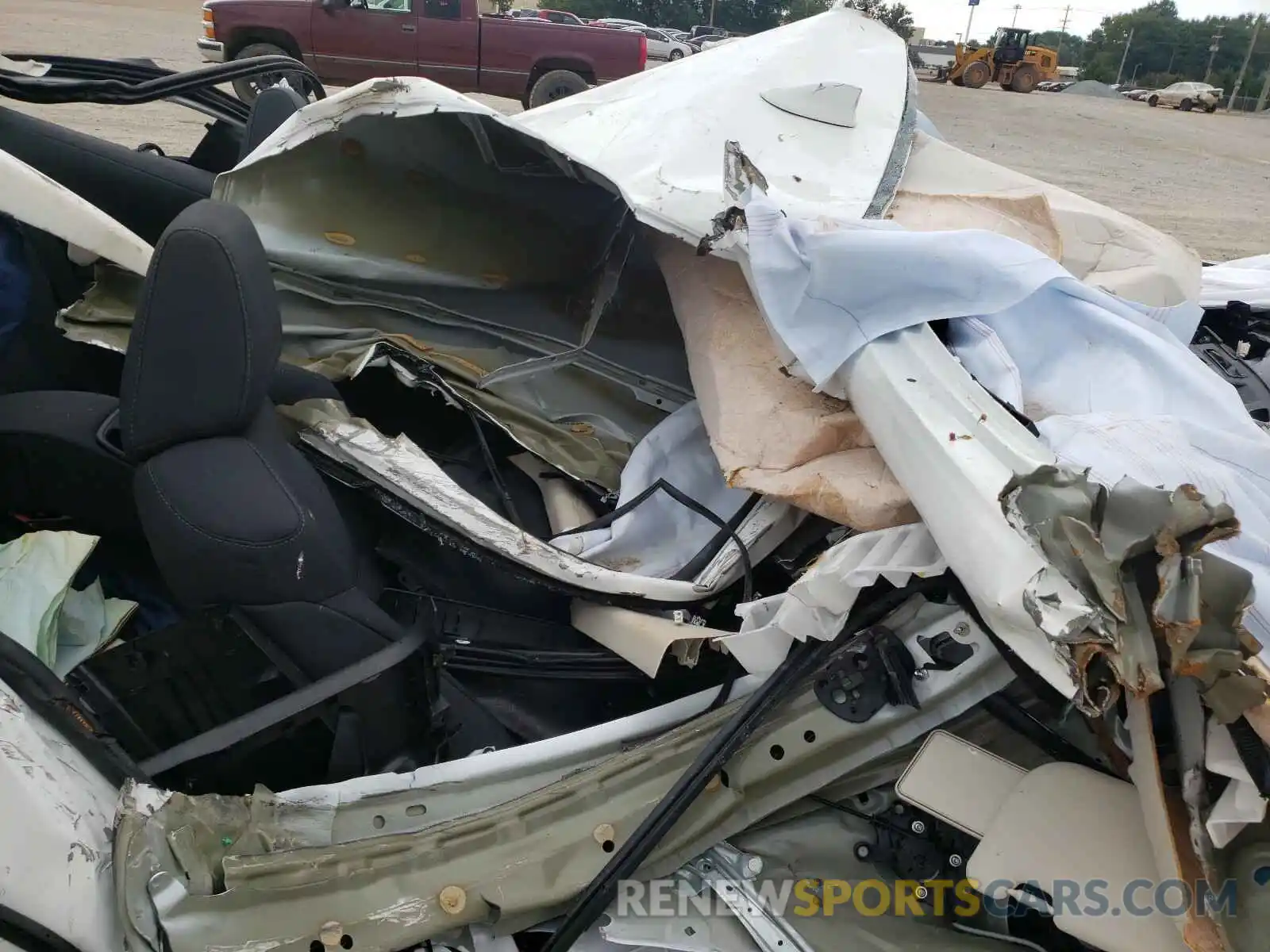 5 Photograph of a damaged car 5YFEPRAE0LP046065 TOYOTA COROLLA 2020