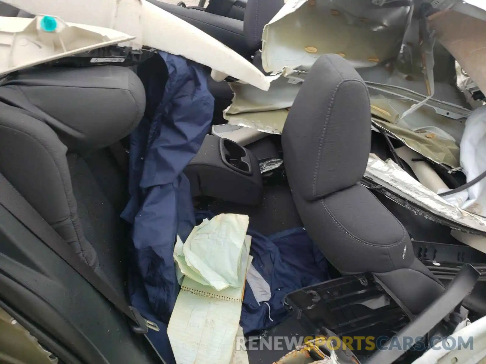 6 Photograph of a damaged car 5YFEPRAE0LP046065 TOYOTA COROLLA 2020