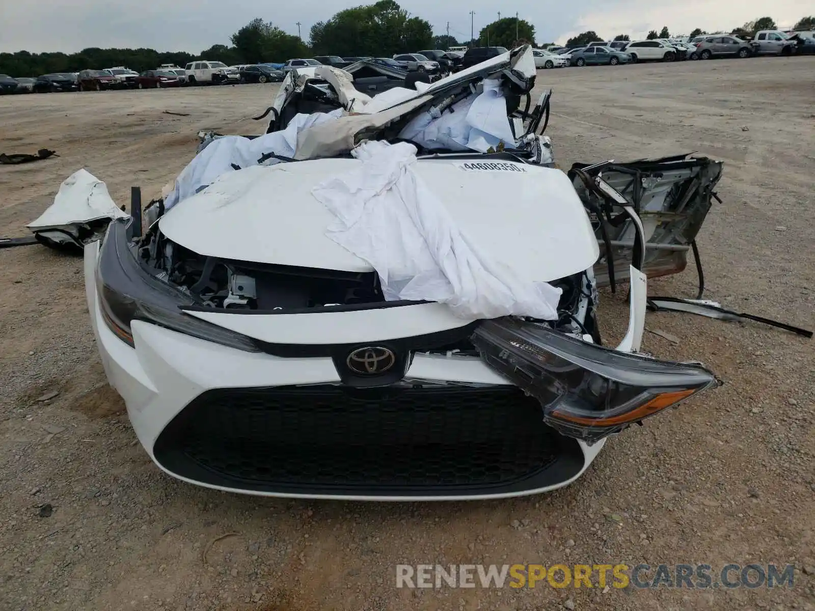 9 Photograph of a damaged car 5YFEPRAE0LP046065 TOYOTA COROLLA 2020