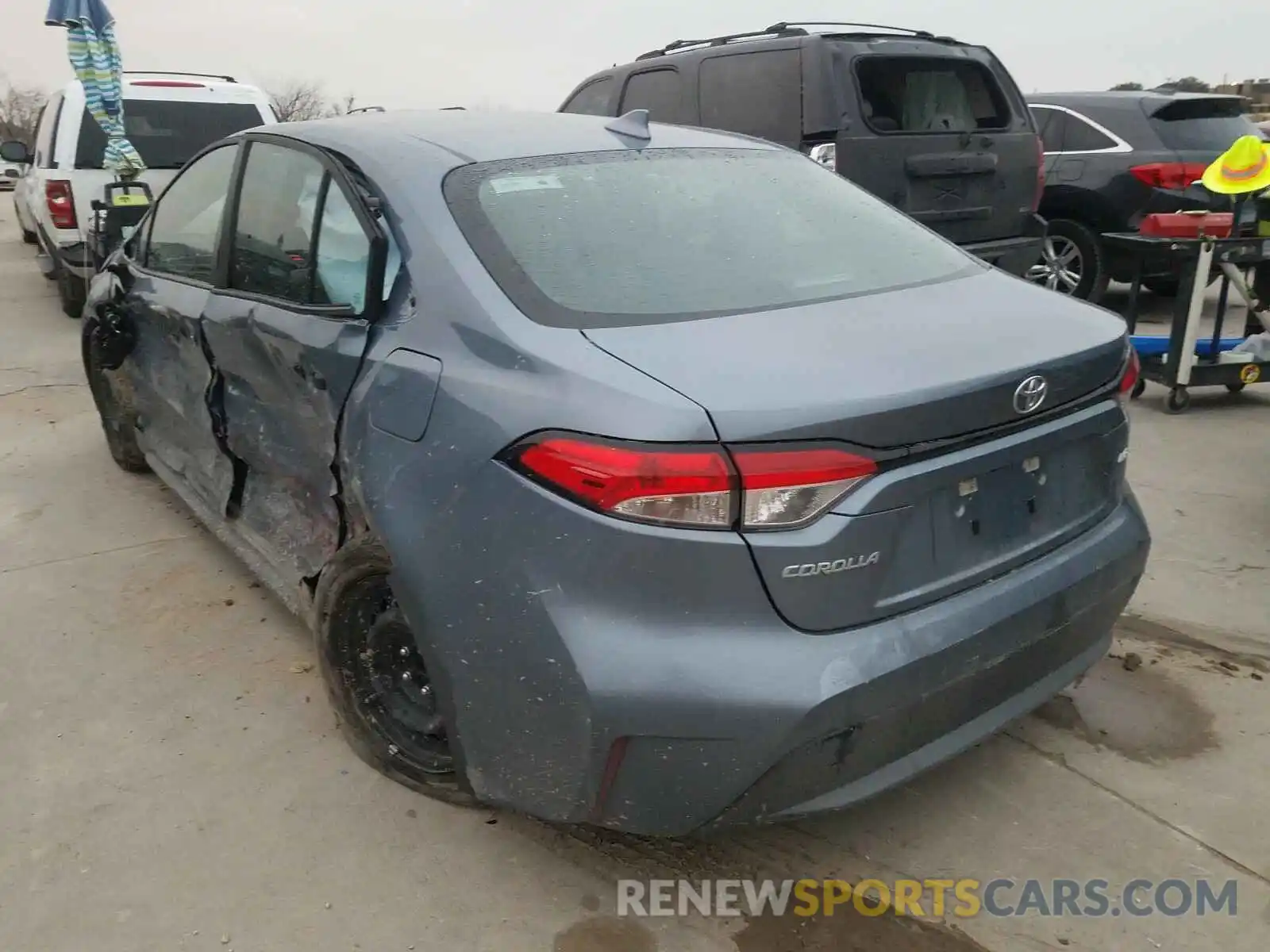 3 Photograph of a damaged car 5YFEPRAE0LP046308 TOYOTA COROLLA 2020