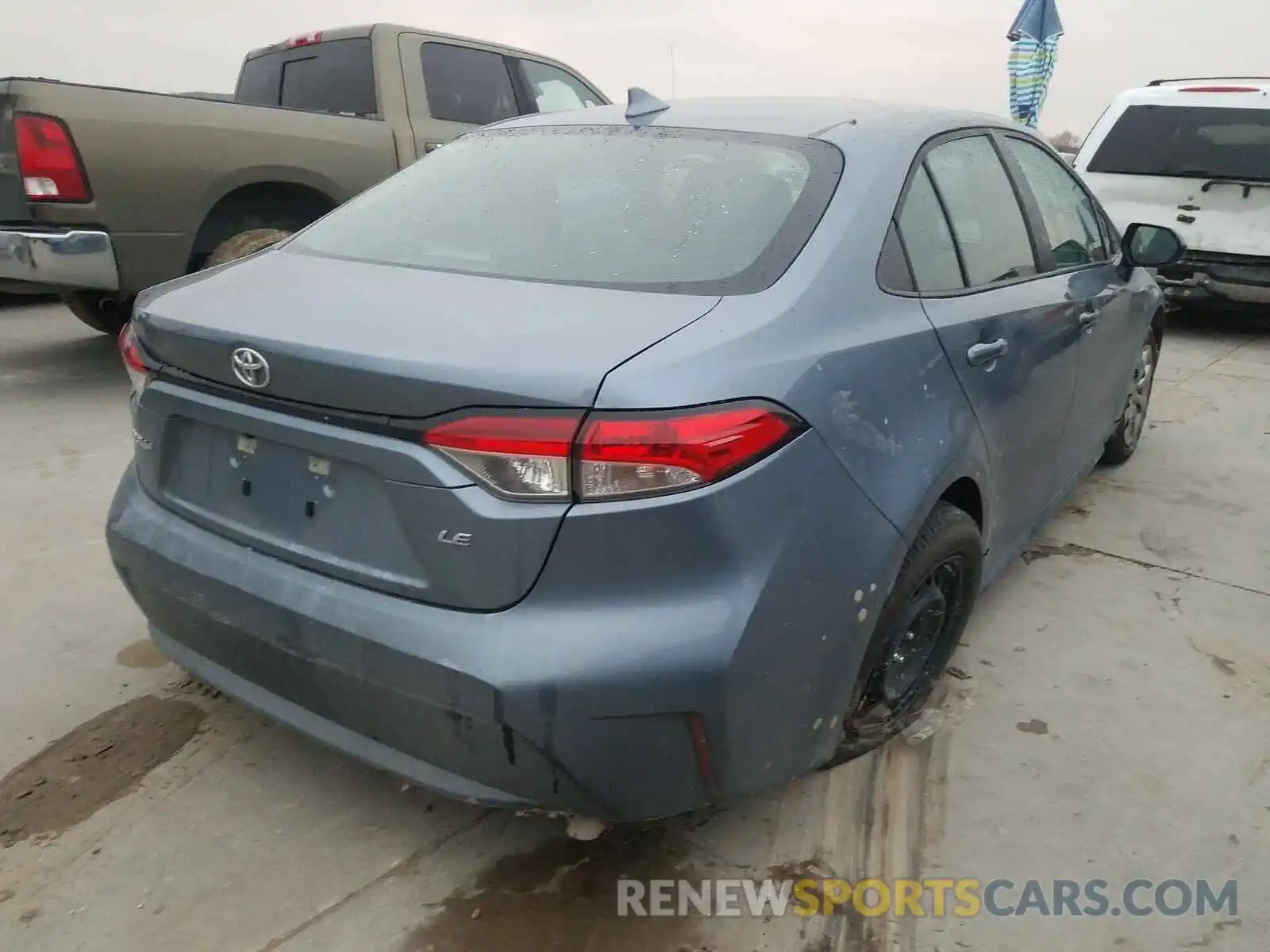 4 Photograph of a damaged car 5YFEPRAE0LP046308 TOYOTA COROLLA 2020