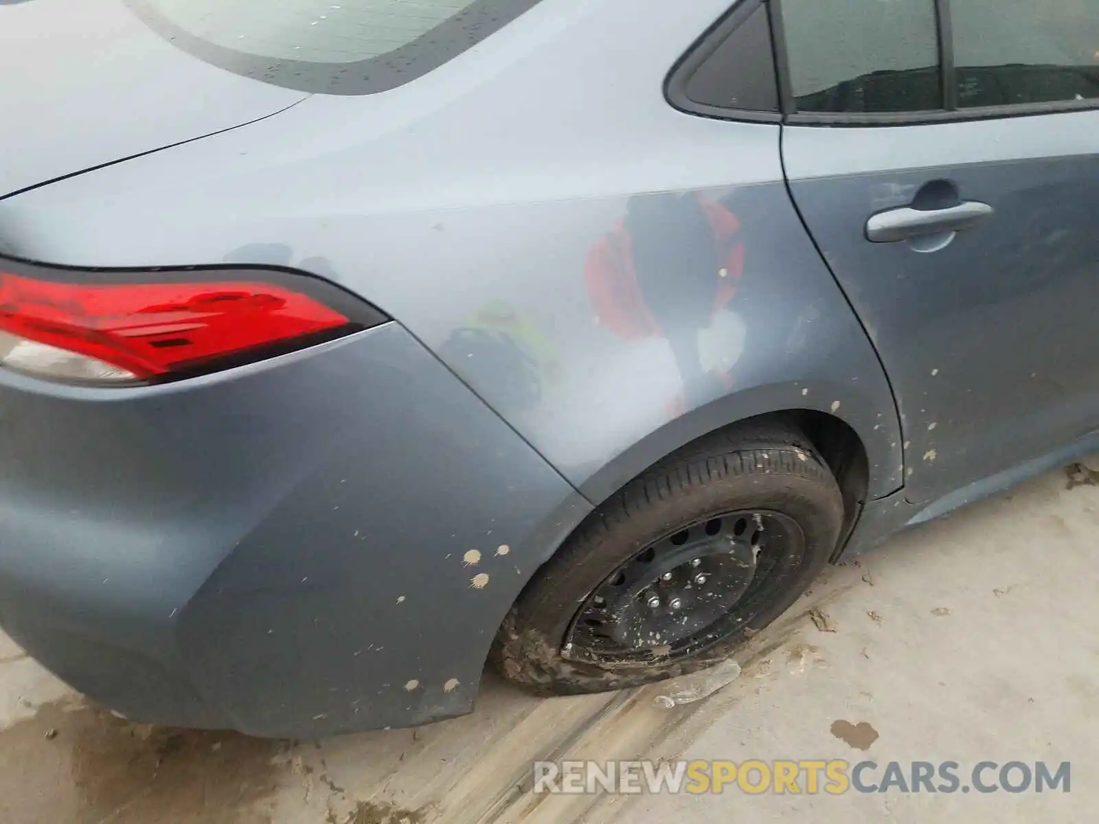 9 Photograph of a damaged car 5YFEPRAE0LP046308 TOYOTA COROLLA 2020