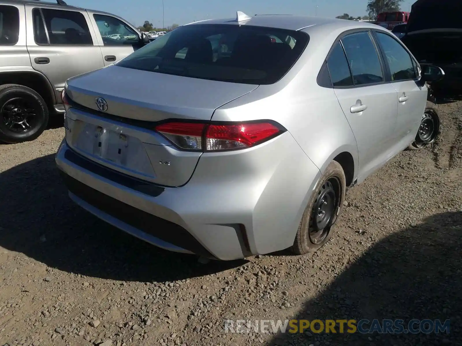 4 Photograph of a damaged car 5YFEPRAE0LP046504 TOYOTA COROLLA 2020