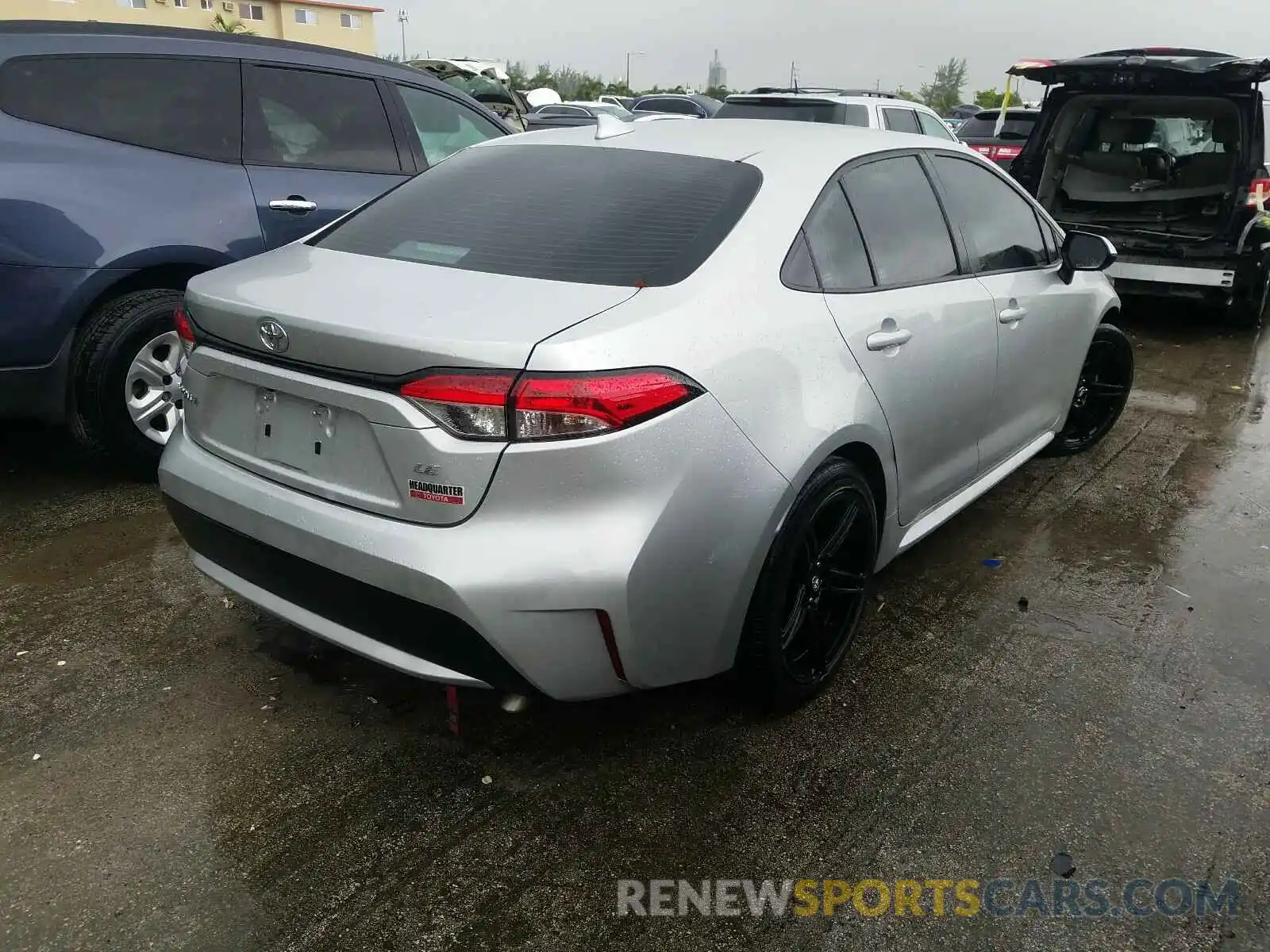 4 Photograph of a damaged car 5YFEPRAE0LP048110 TOYOTA COROLLA 2020