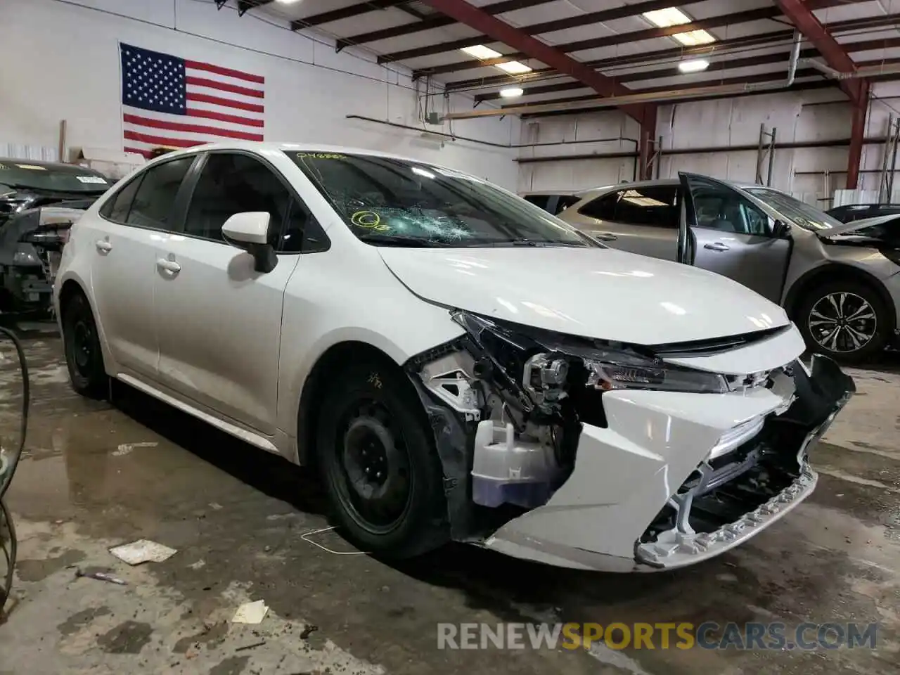 1 Photograph of a damaged car 5YFEPRAE0LP048883 TOYOTA COROLLA 2020