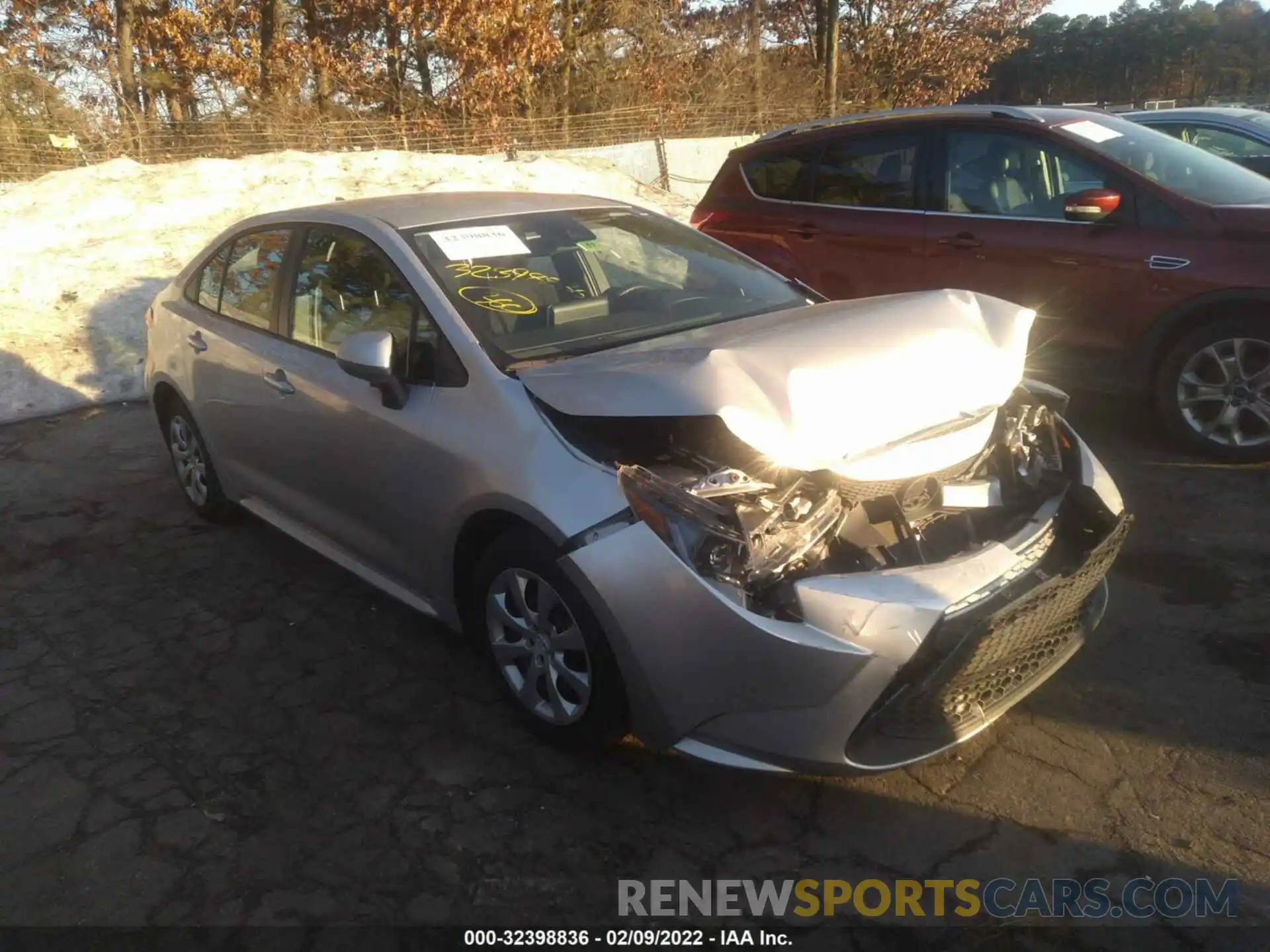 1 Photograph of a damaged car 5YFEPRAE0LP051136 TOYOTA COROLLA 2020