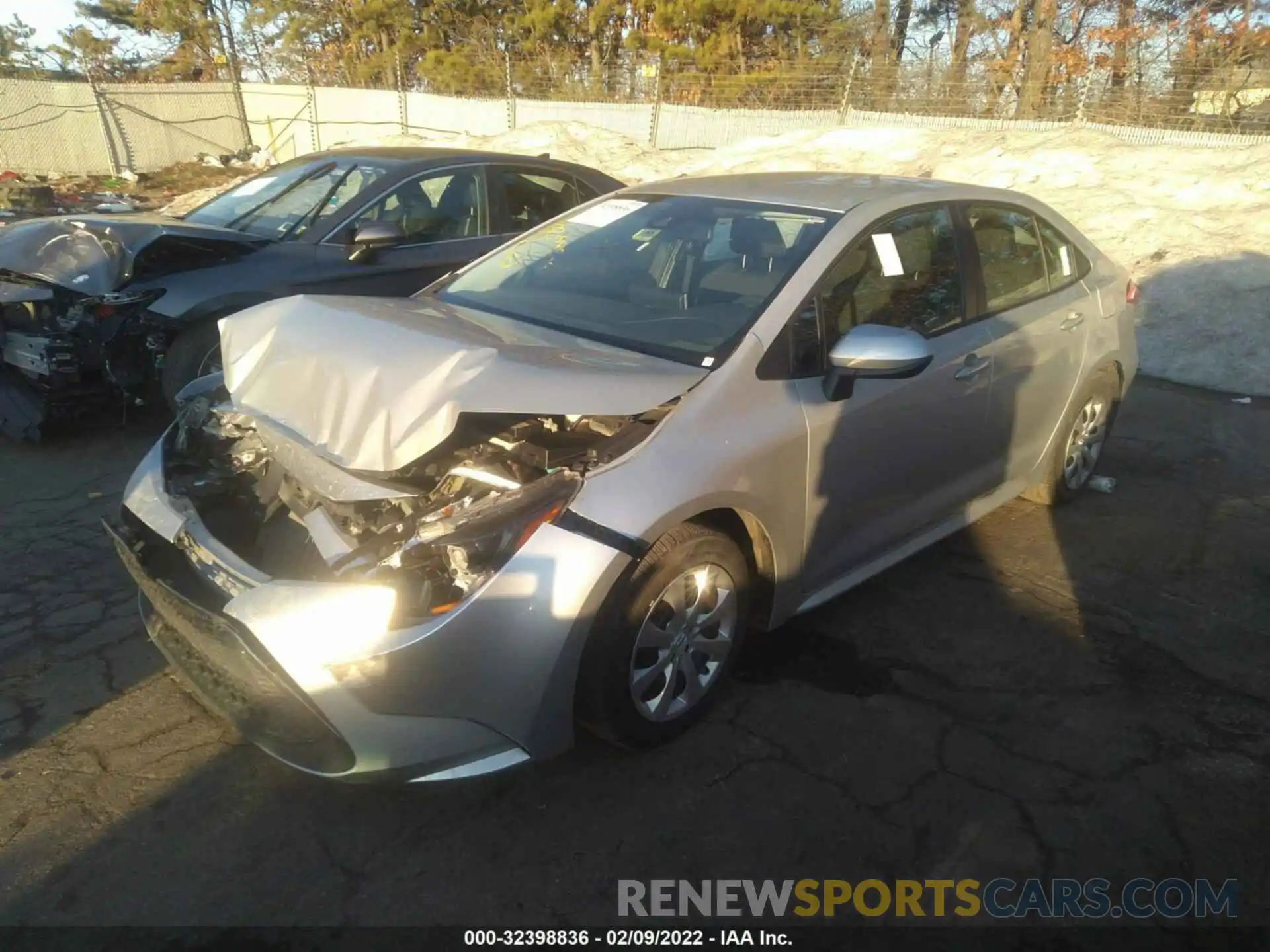 2 Photograph of a damaged car 5YFEPRAE0LP051136 TOYOTA COROLLA 2020