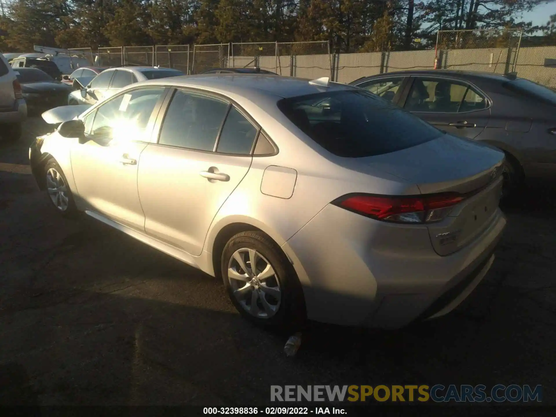 3 Photograph of a damaged car 5YFEPRAE0LP051136 TOYOTA COROLLA 2020