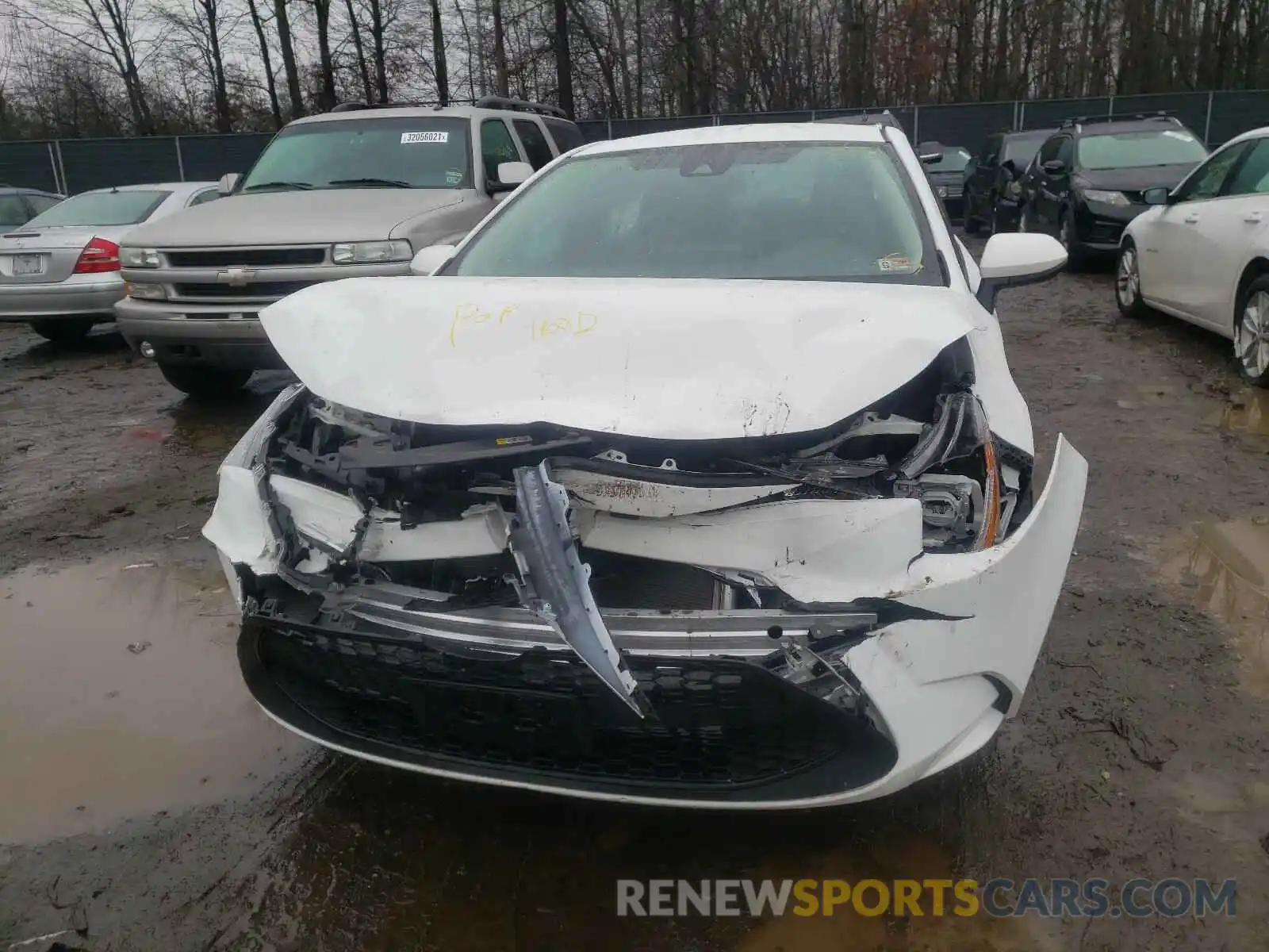 9 Photograph of a damaged car 5YFEPRAE0LP060600 TOYOTA COROLLA 2020