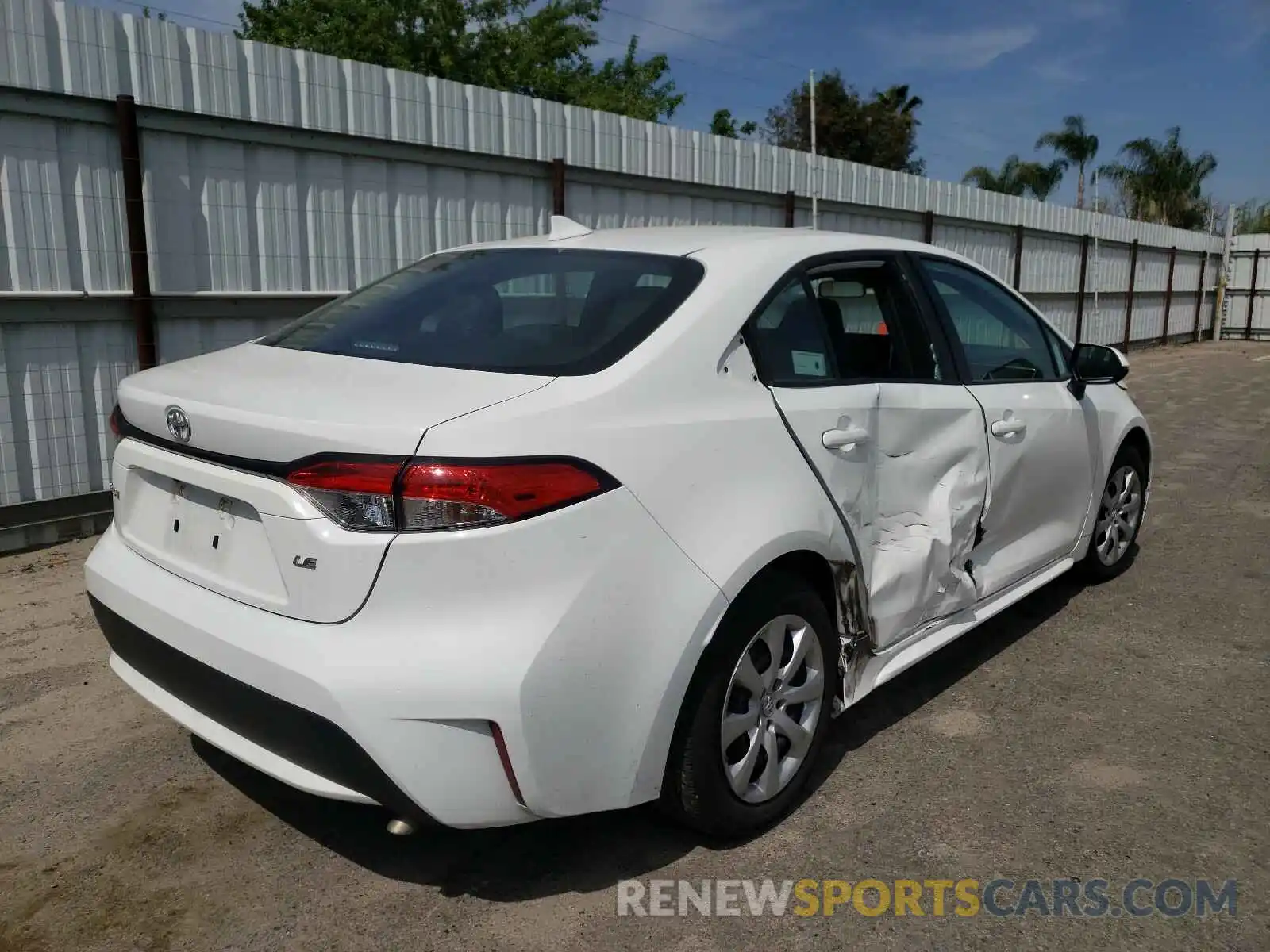 4 Photograph of a damaged car 5YFEPRAE0LP062797 TOYOTA COROLLA 2020