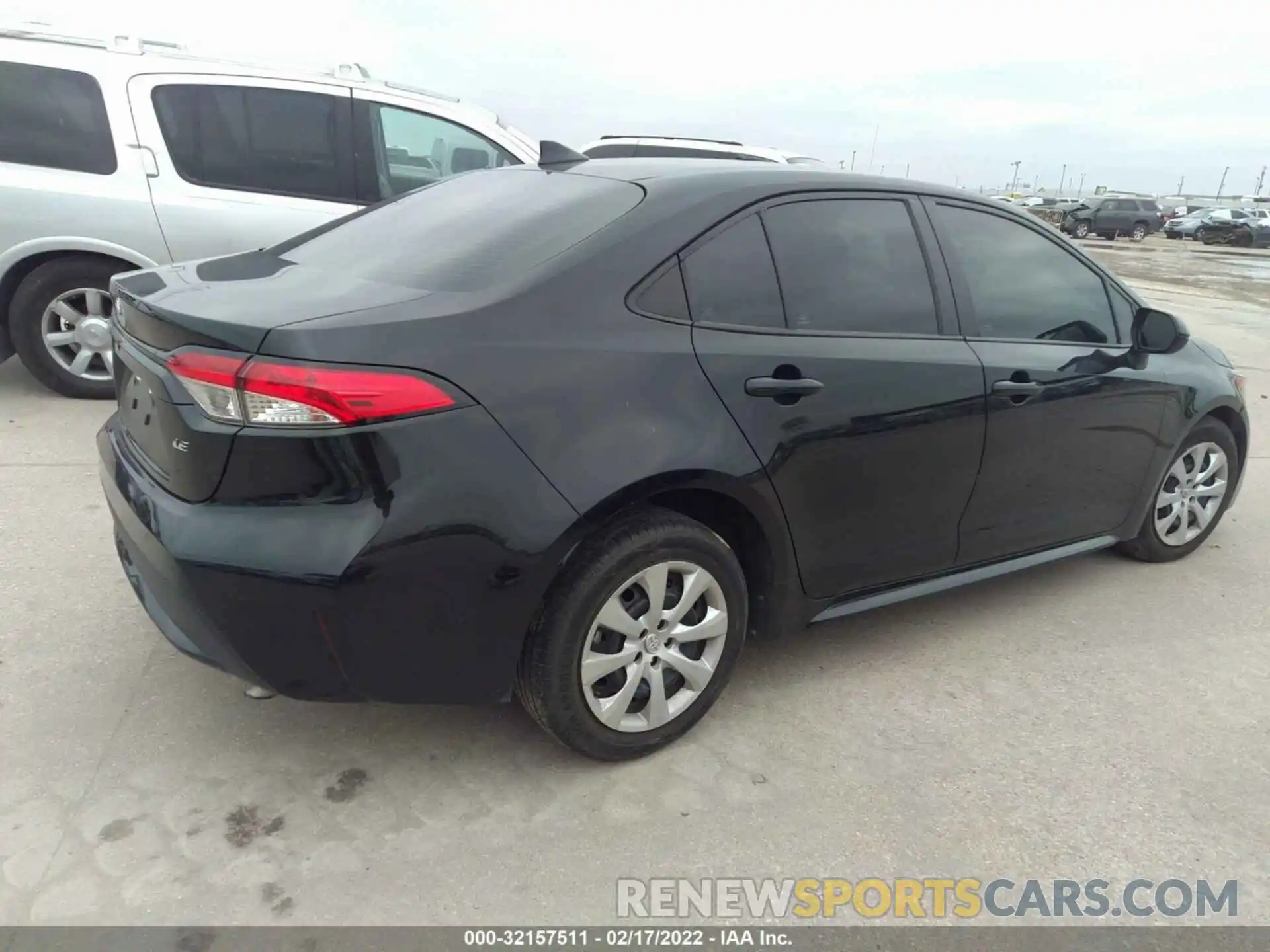 4 Photograph of a damaged car 5YFEPRAE0LP063402 TOYOTA COROLLA 2020