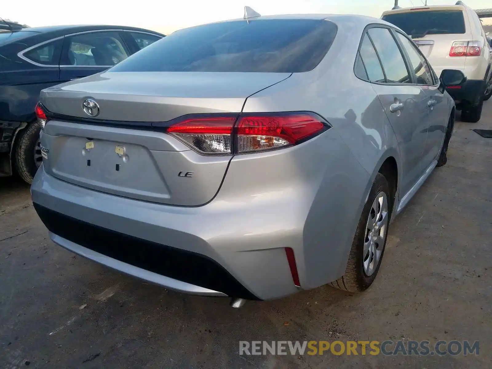 4 Photograph of a damaged car 5YFEPRAE0LP063450 TOYOTA COROLLA 2020