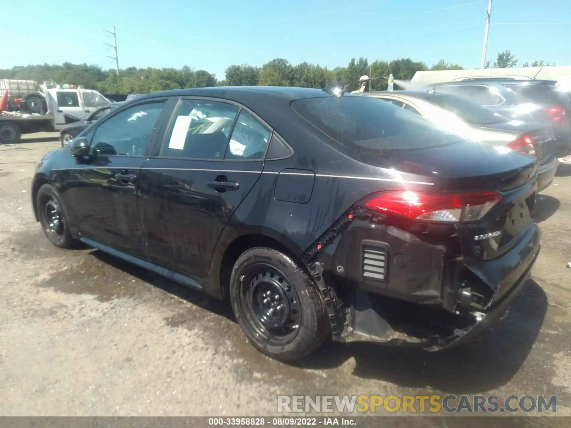 3 Photograph of a damaged car 5YFEPRAE0LP066008 TOYOTA COROLLA 2020