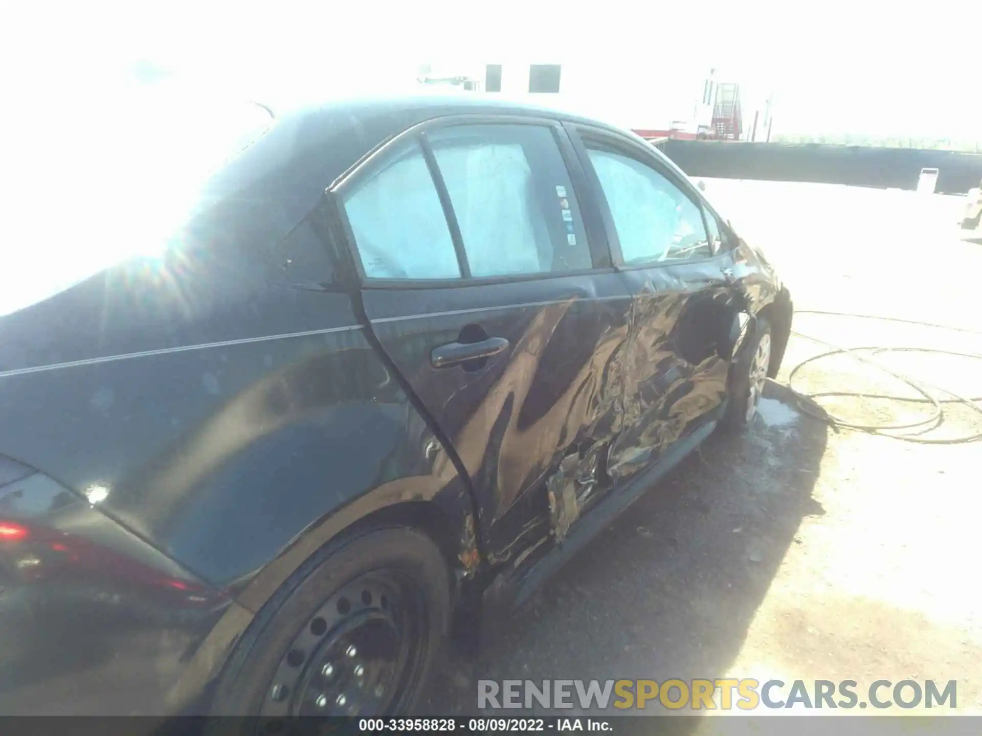 6 Photograph of a damaged car 5YFEPRAE0LP066008 TOYOTA COROLLA 2020