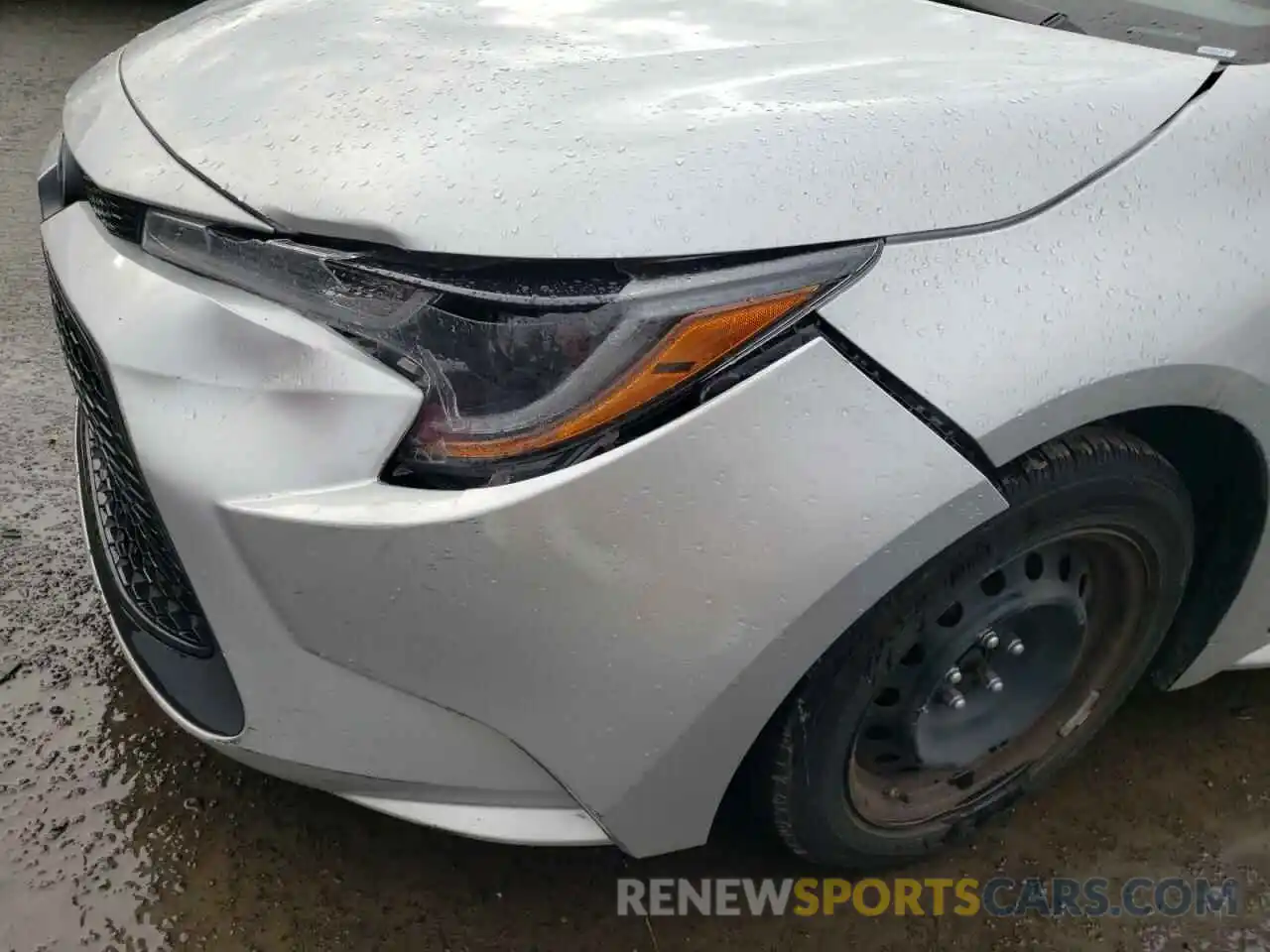 9 Photograph of a damaged car 5YFEPRAE0LP066560 TOYOTA COROLLA 2020