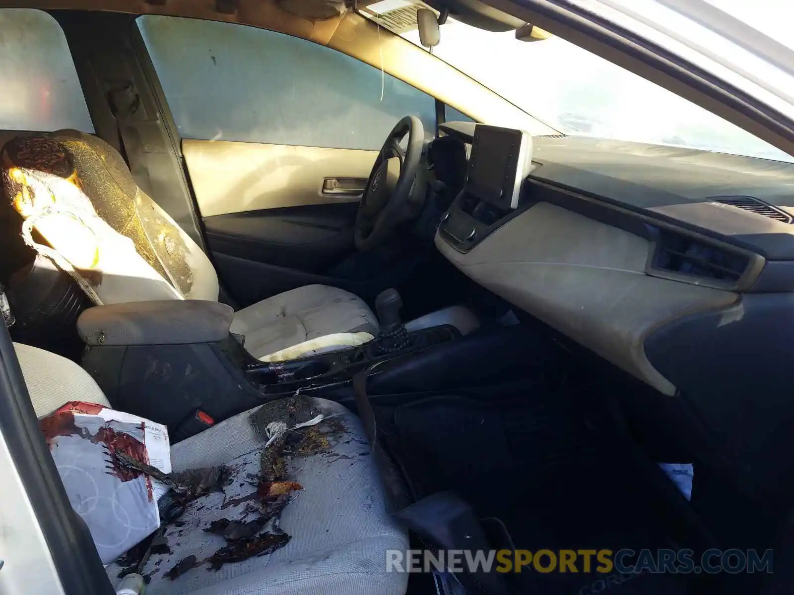 5 Photograph of a damaged car 5YFEPRAE0LP066770 TOYOTA COROLLA 2020