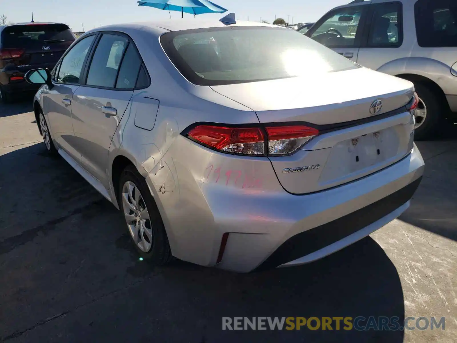 3 Photograph of a damaged car 5YFEPRAE0LP067997 TOYOTA COROLLA 2020