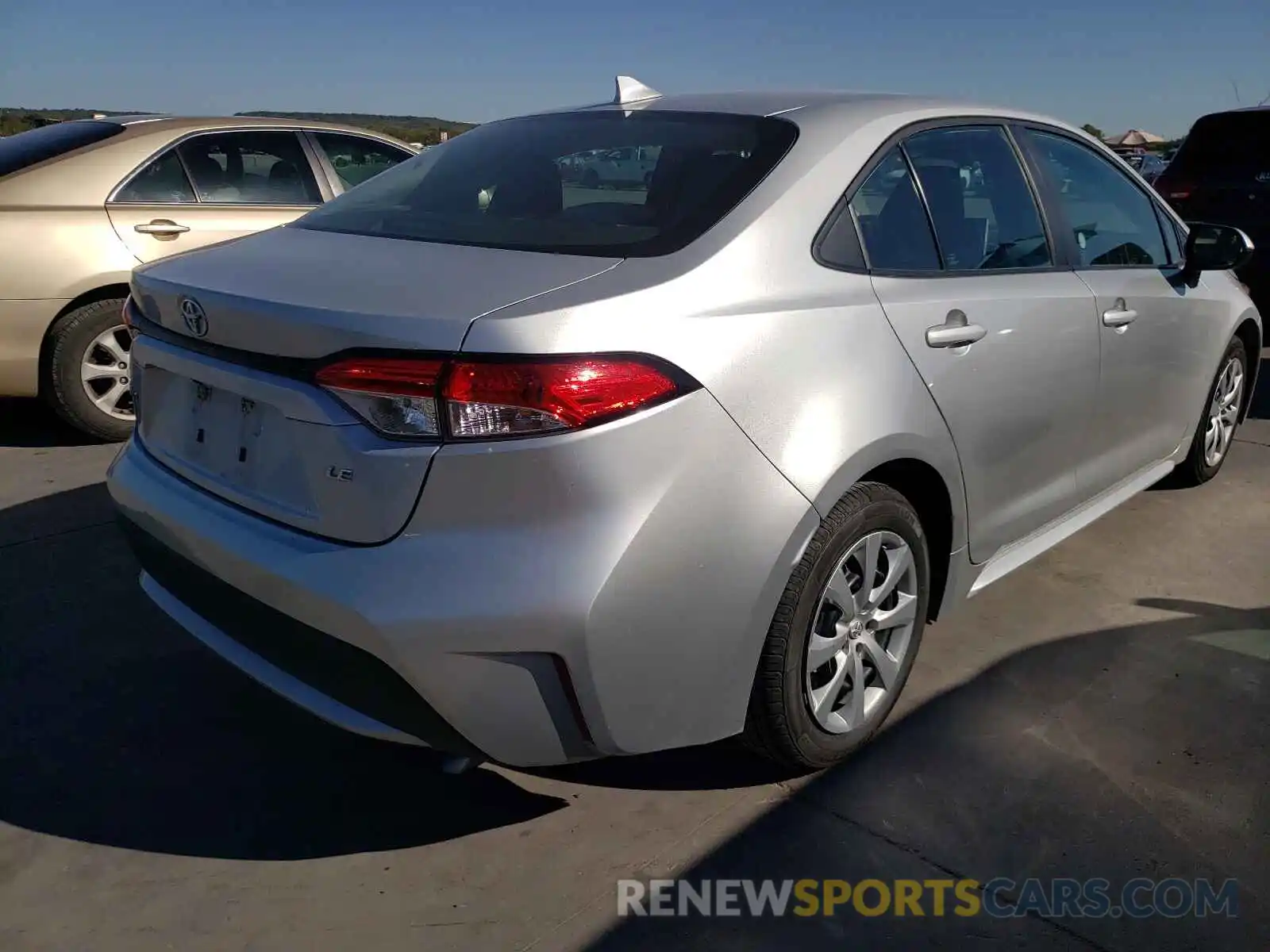 4 Photograph of a damaged car 5YFEPRAE0LP067997 TOYOTA COROLLA 2020