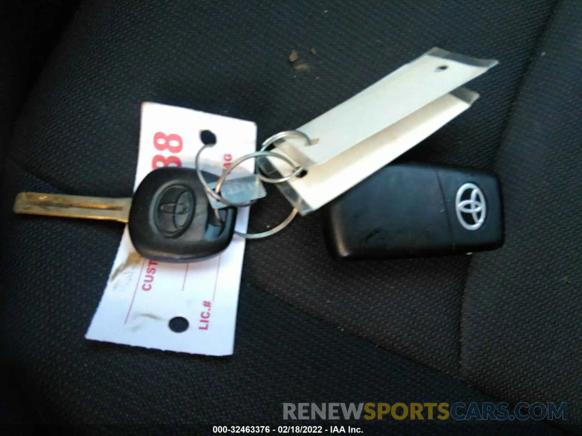 11 Photograph of a damaged car 5YFEPRAE0LP068342 TOYOTA COROLLA 2020