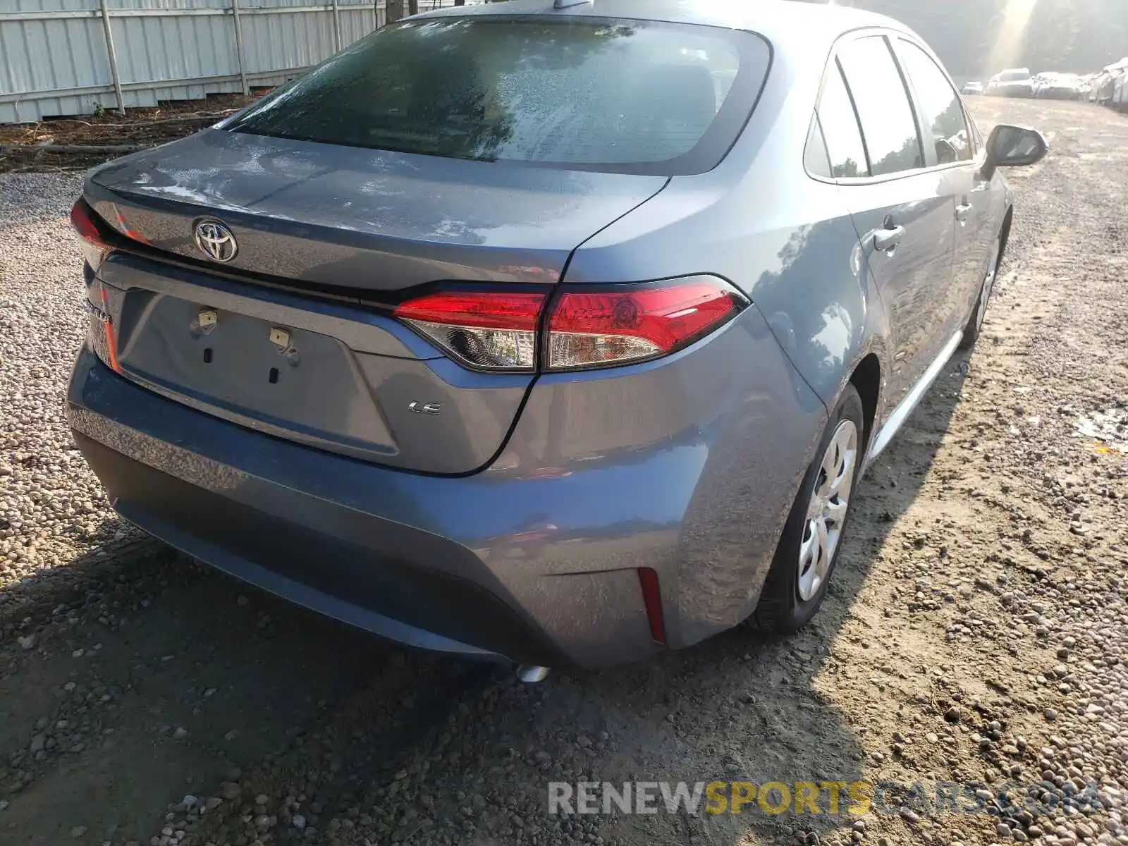 4 Photograph of a damaged car 5YFEPRAE0LP068907 TOYOTA COROLLA 2020