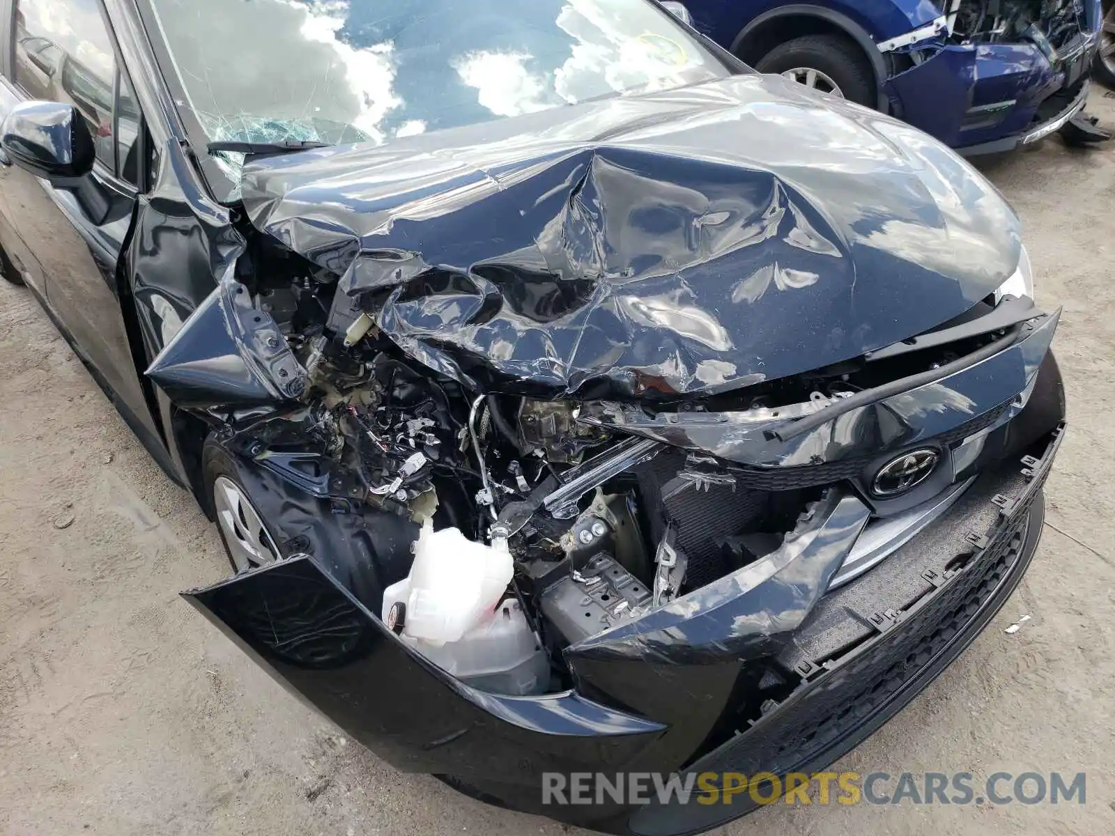 9 Photograph of a damaged car 5YFEPRAE0LP069815 TOYOTA COROLLA 2020