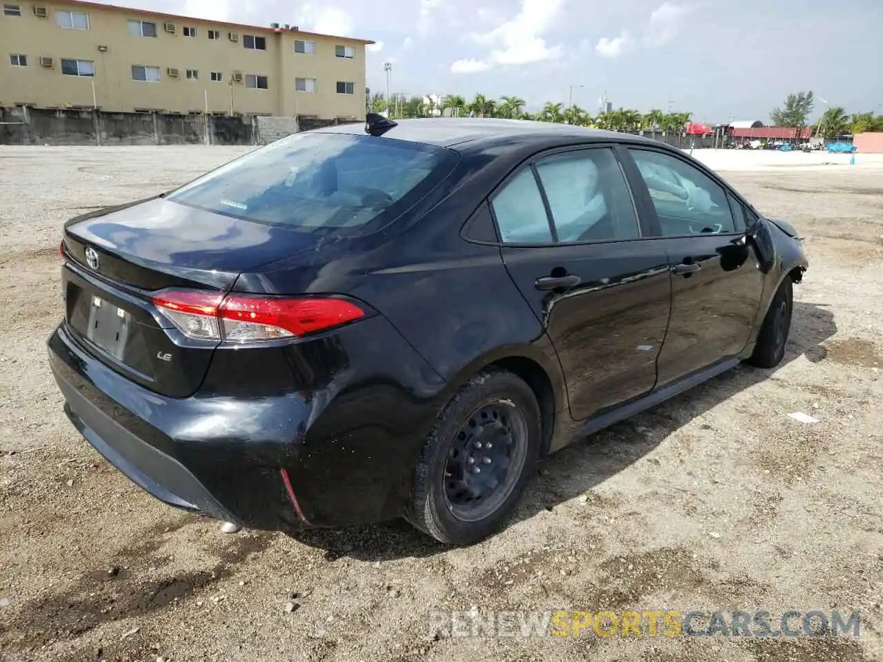 4 Photograph of a damaged car 5YFEPRAE0LP071306 TOYOTA COROLLA 2020