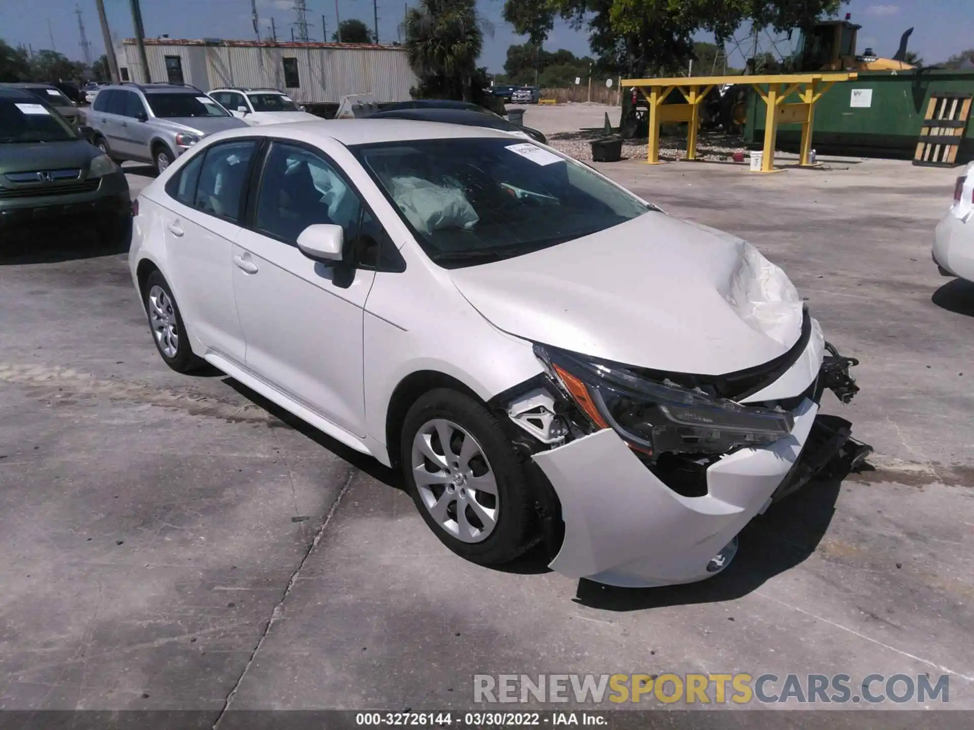 1 Photograph of a damaged car 5YFEPRAE0LP072195 TOYOTA COROLLA 2020