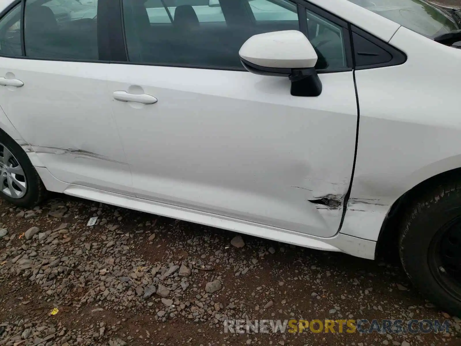 9 Photograph of a damaged car 5YFEPRAE0LP072584 TOYOTA COROLLA 2020