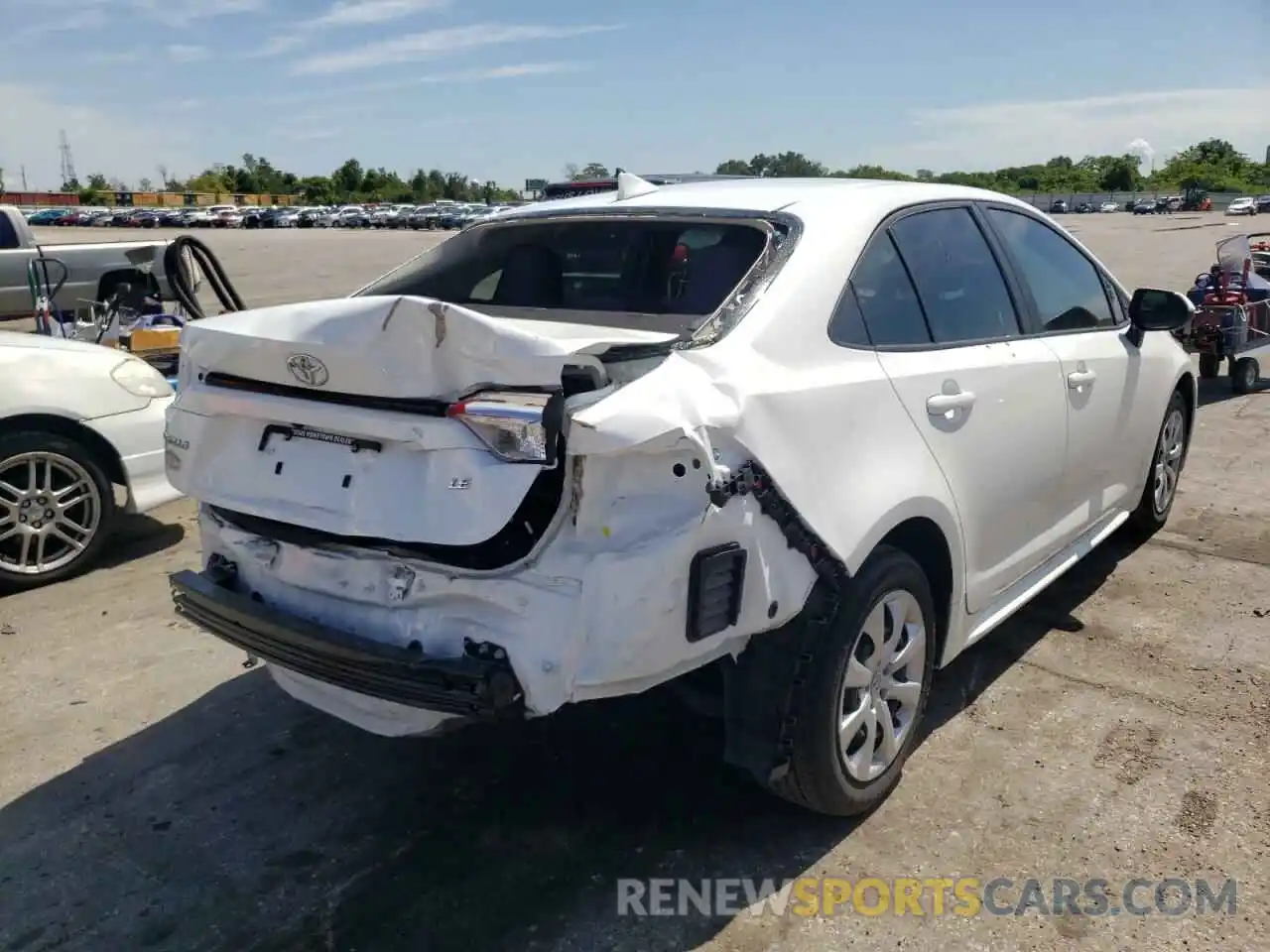 4 Photograph of a damaged car 5YFEPRAE0LP073573 TOYOTA COROLLA 2020