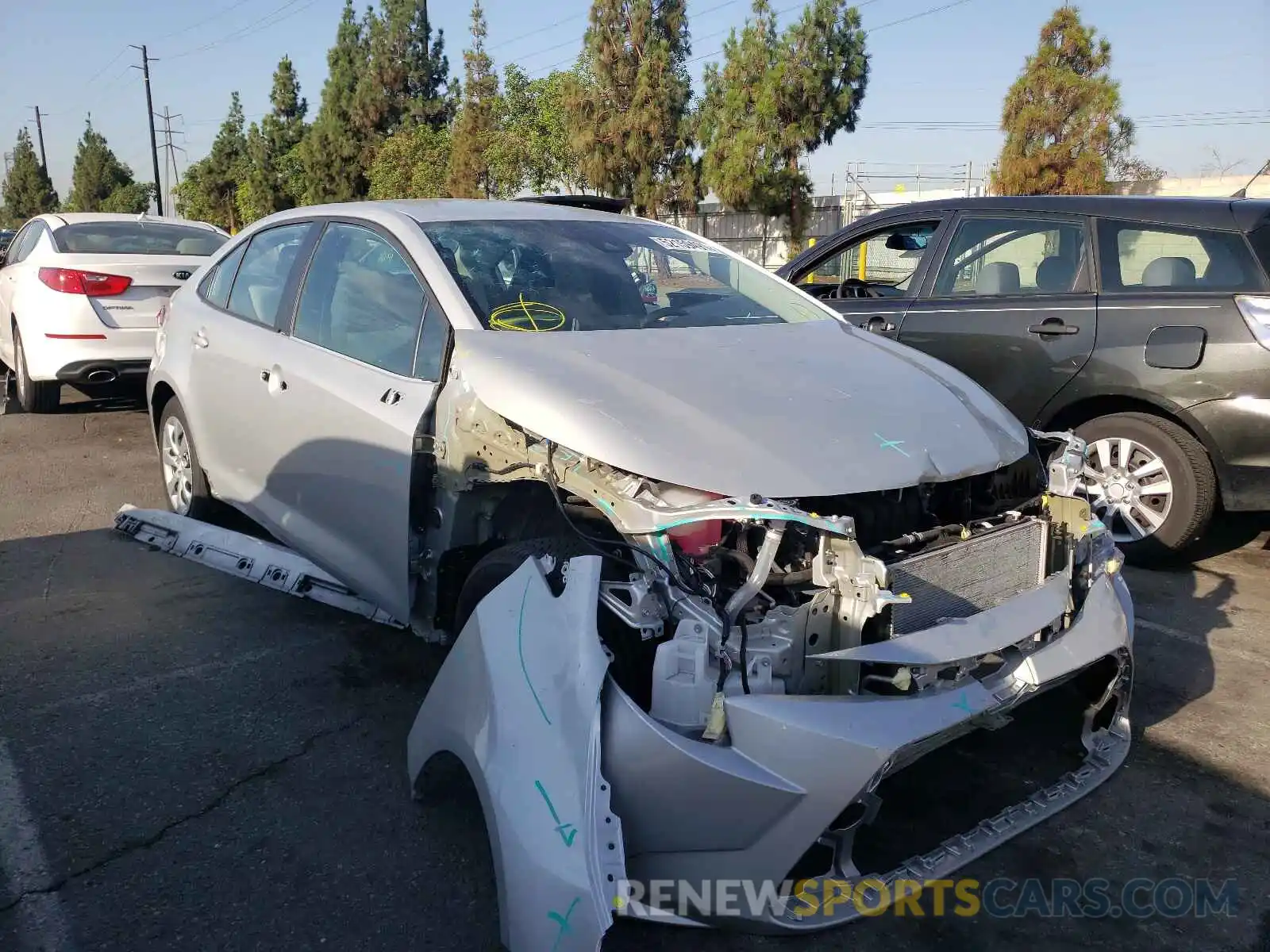 1 Photograph of a damaged car 5YFEPRAE0LP073671 TOYOTA COROLLA 2020