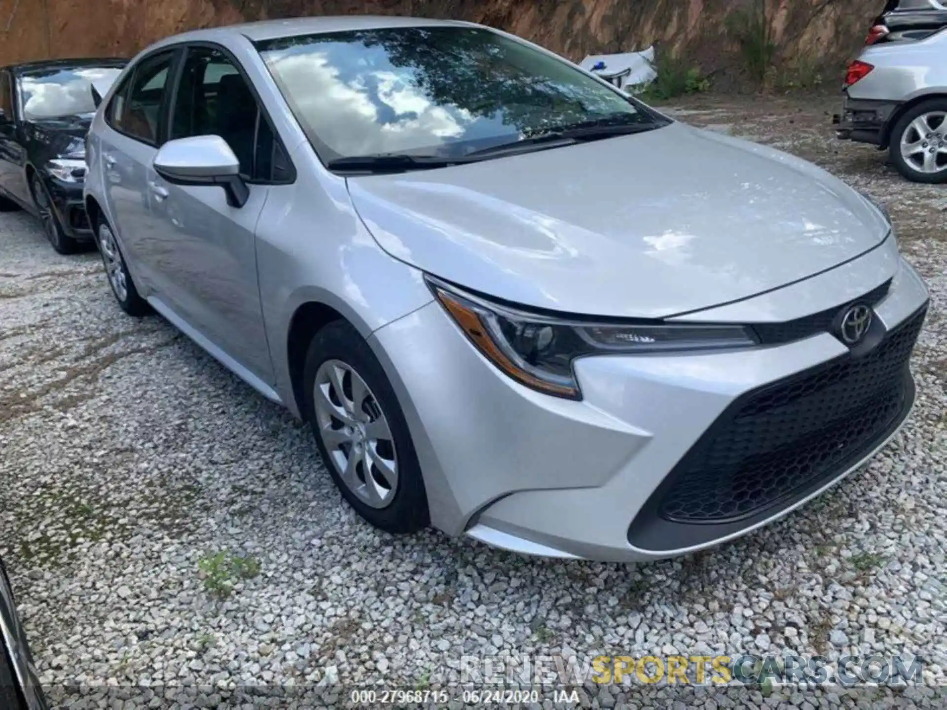 2 Photograph of a damaged car 5YFEPRAE0LP076361 TOYOTA COROLLA 2020