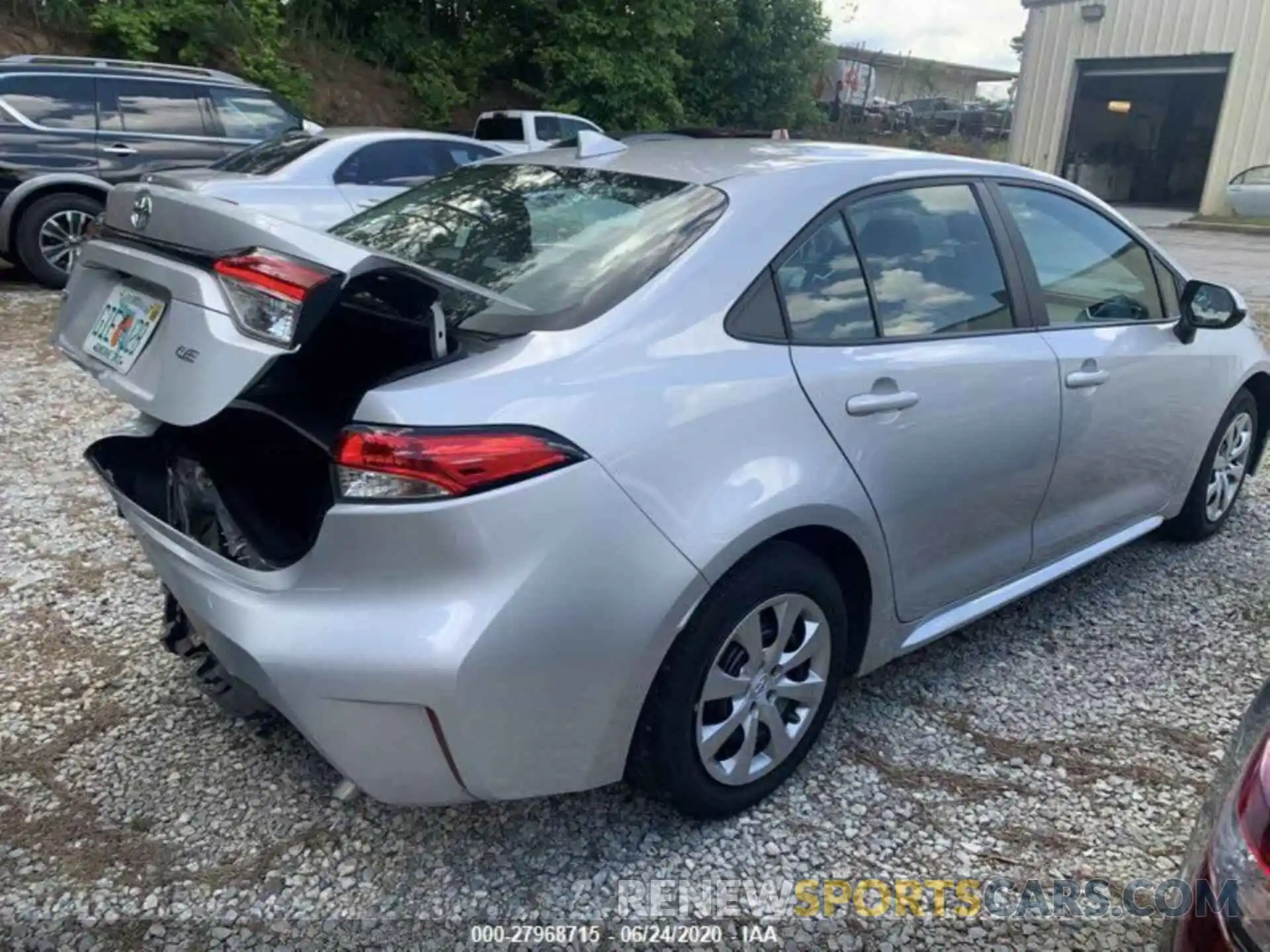 3 Photograph of a damaged car 5YFEPRAE0LP076361 TOYOTA COROLLA 2020