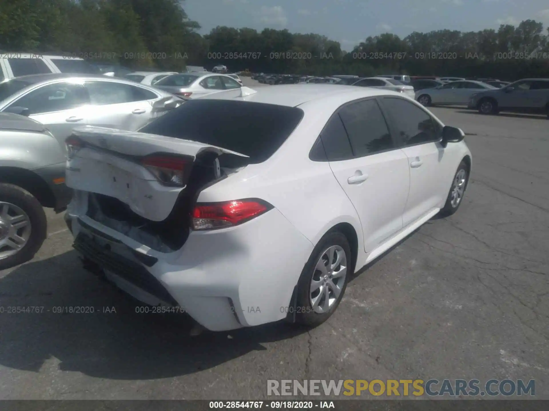 4 Photograph of a damaged car 5YFEPRAE0LP076487 TOYOTA COROLLA 2020