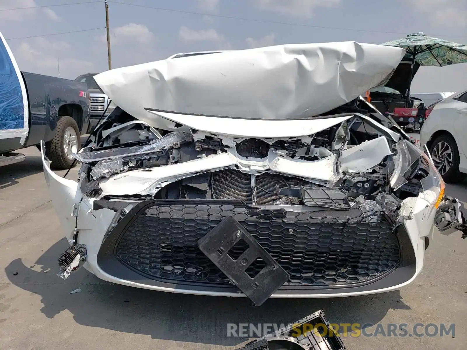 9 Photograph of a damaged car 5YFEPRAE0LP078322 TOYOTA COROLLA 2020