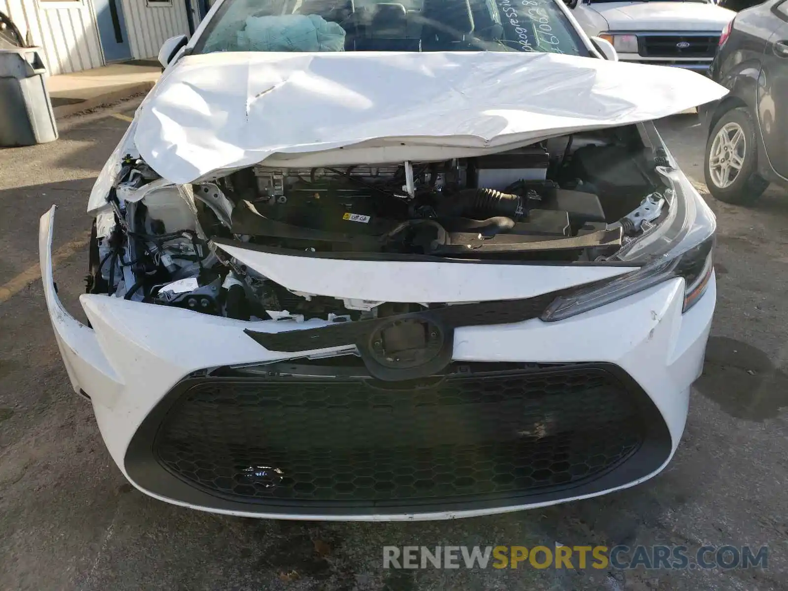 9 Photograph of a damaged car 5YFEPRAE0LP078904 TOYOTA COROLLA 2020